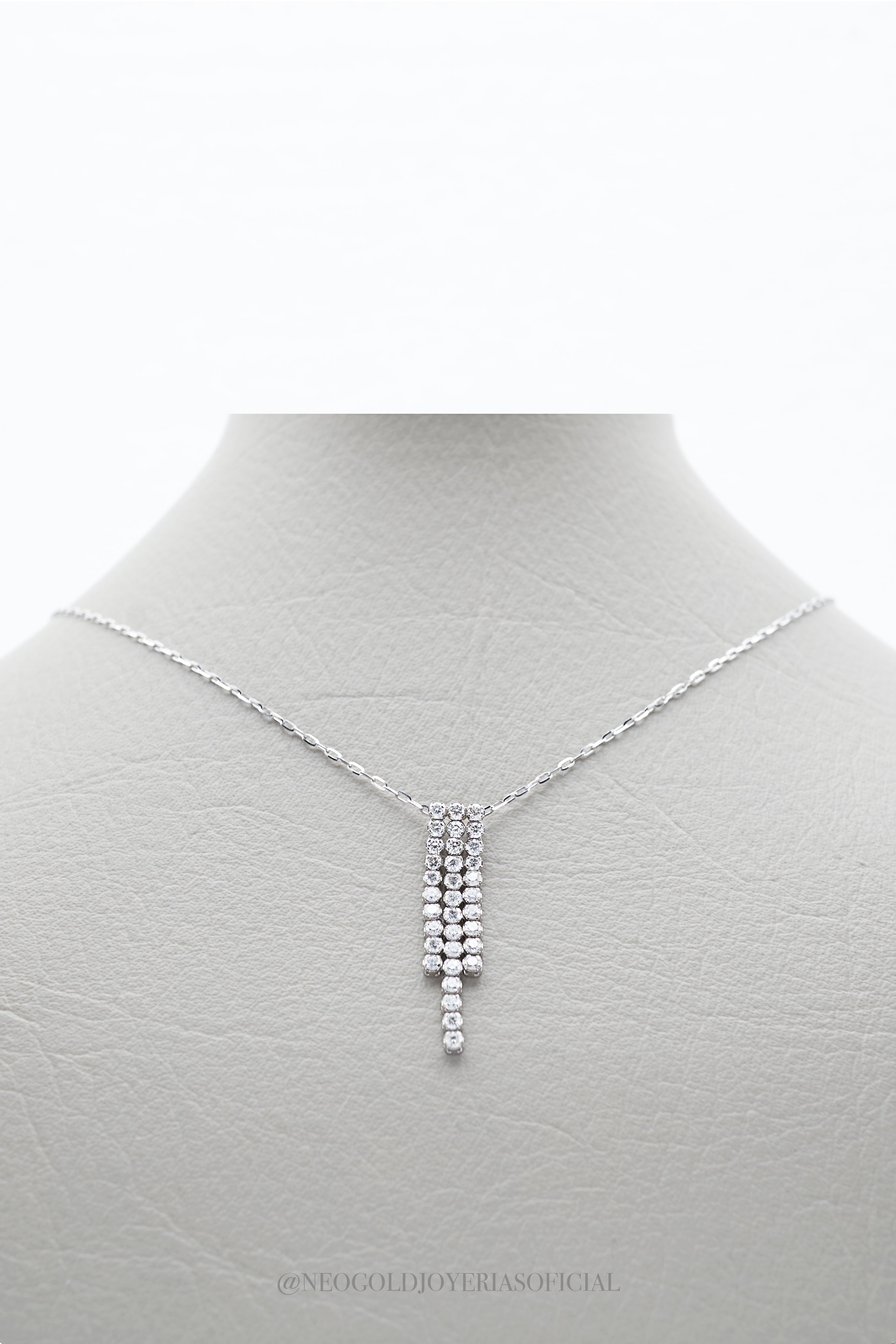 CADENA Y DIJE OB/ DIAMANTES - REF 013497