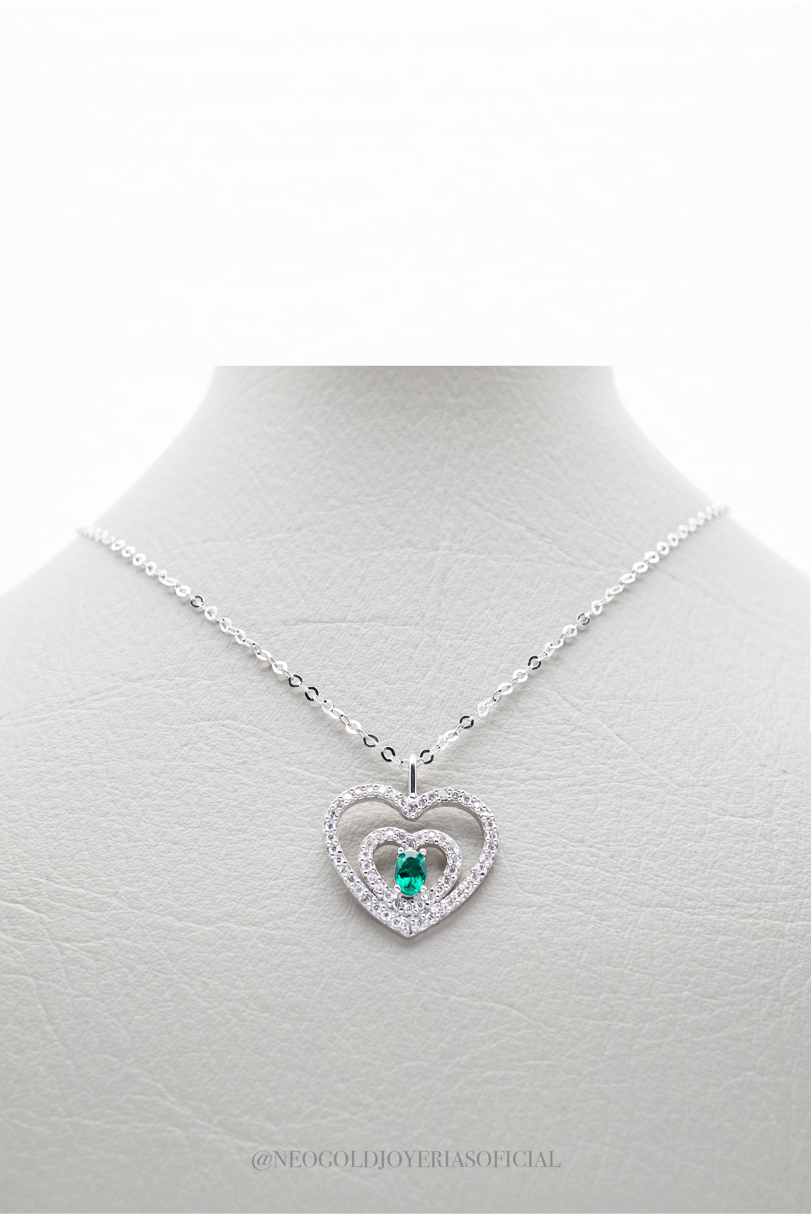 DIJE CORAZON OB/ ESMERALDA OVAL/ DIAMANTES - REF 007174