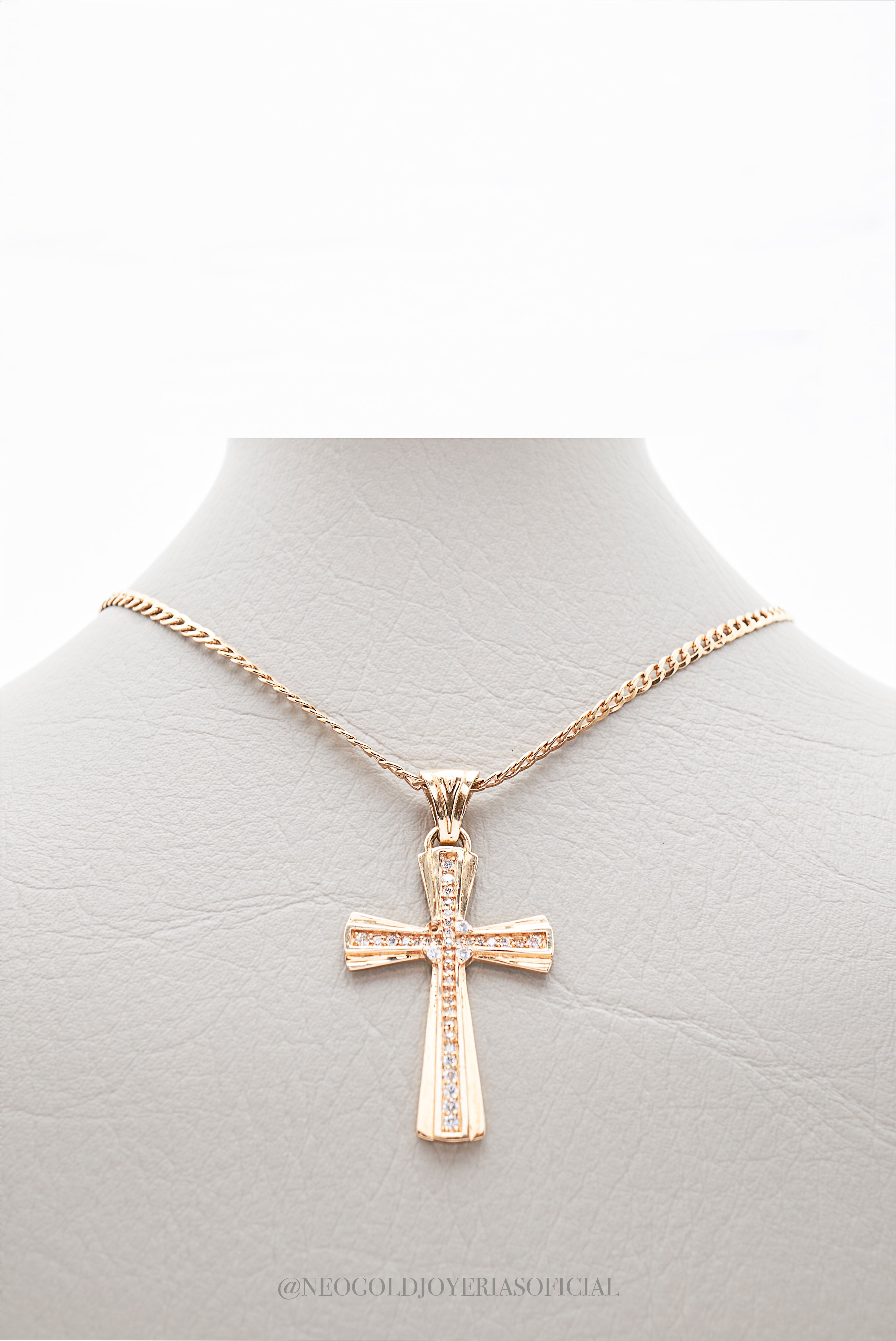 DIJE CRUZ OA/ DIAMANTES - REF 009667