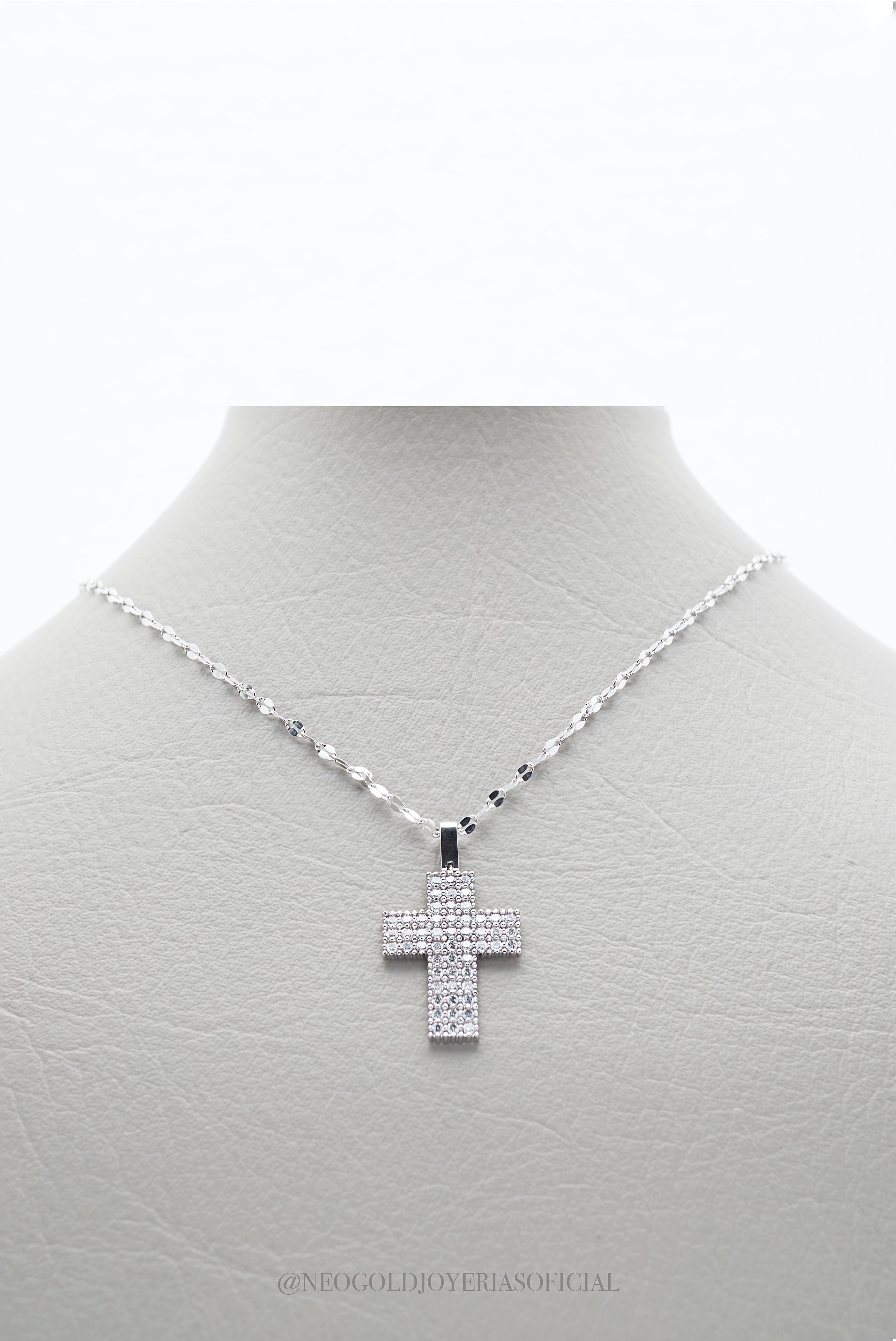DIJE CRUZ OB/ DIAMANTES - REF 011532