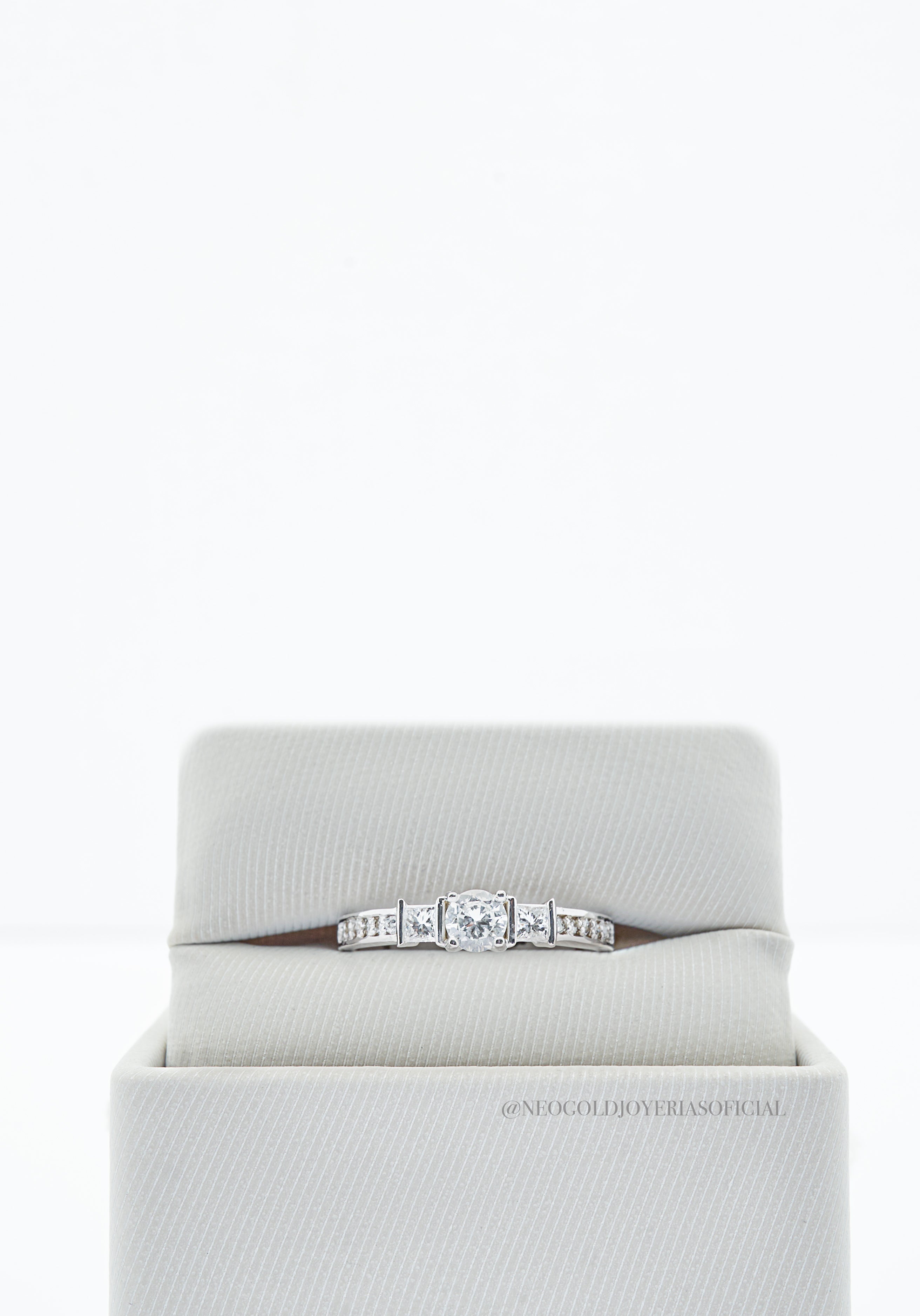 ANILLO OB / DIAMANTES - REF 003648