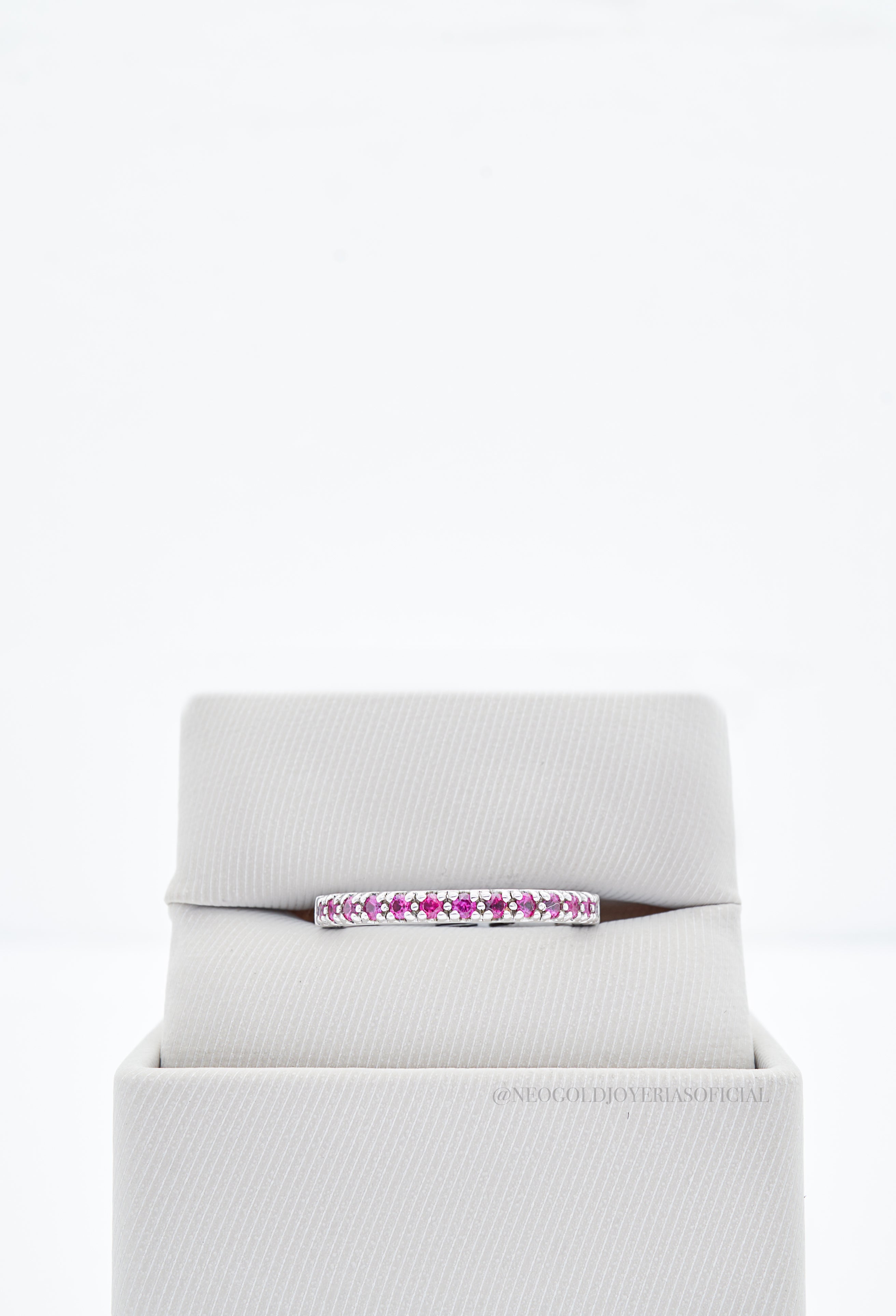 ANILLO BANDA OB/ RUBÍES - REF 004885
