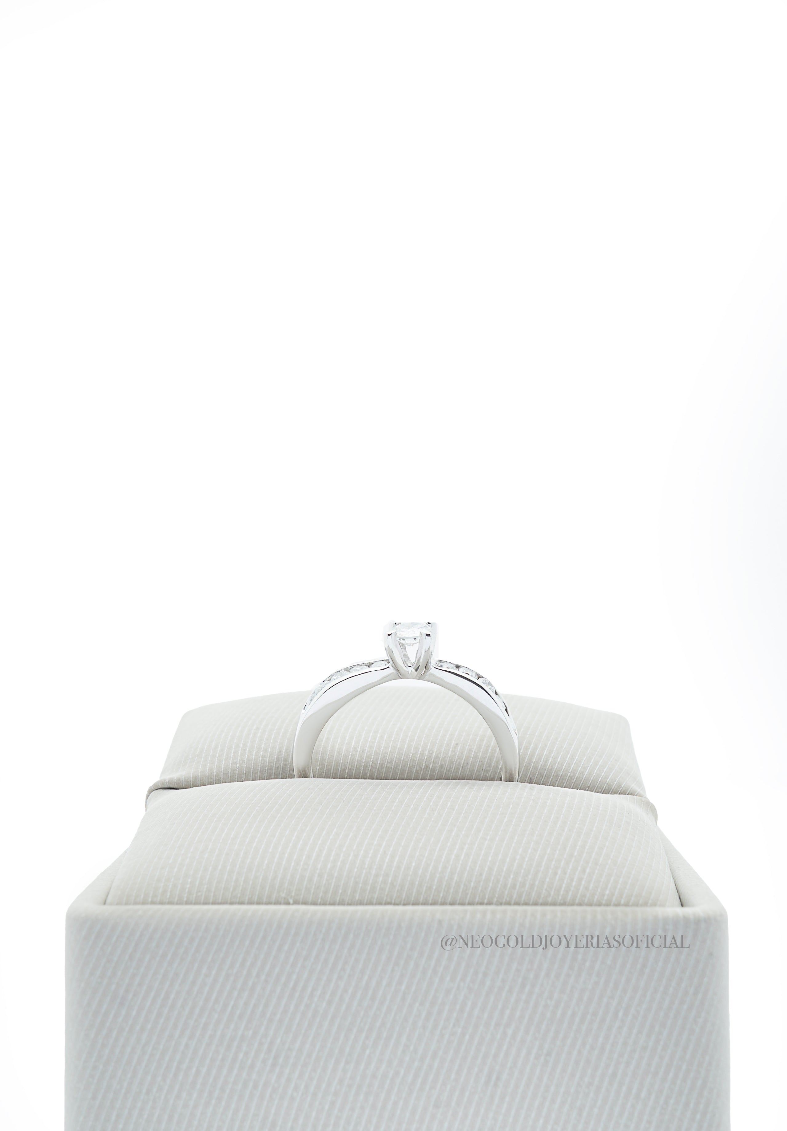 ANILLO OB / DIAMANTES - REF 006680