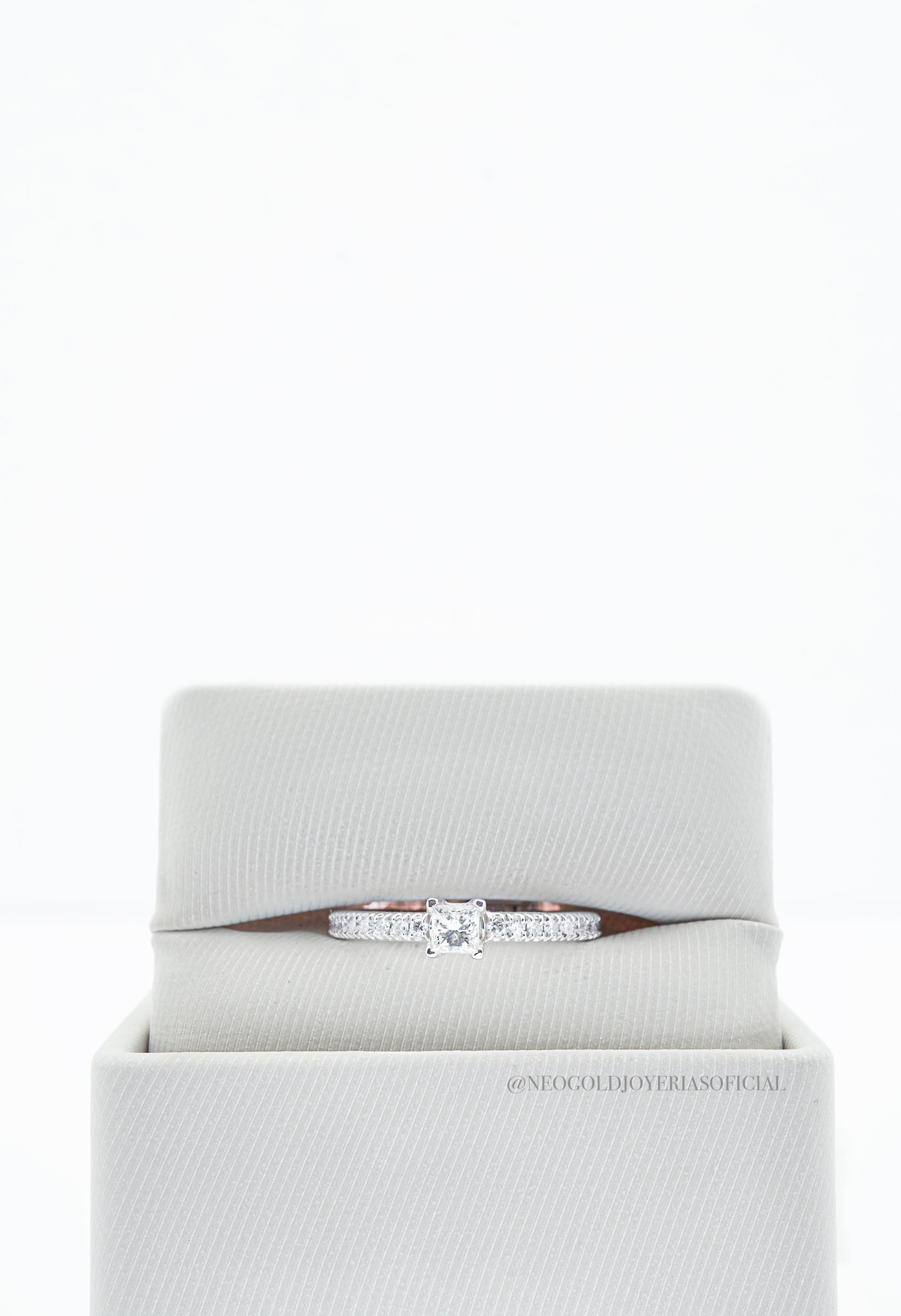 ANILLO OB / DIAMANTES - REF 006872