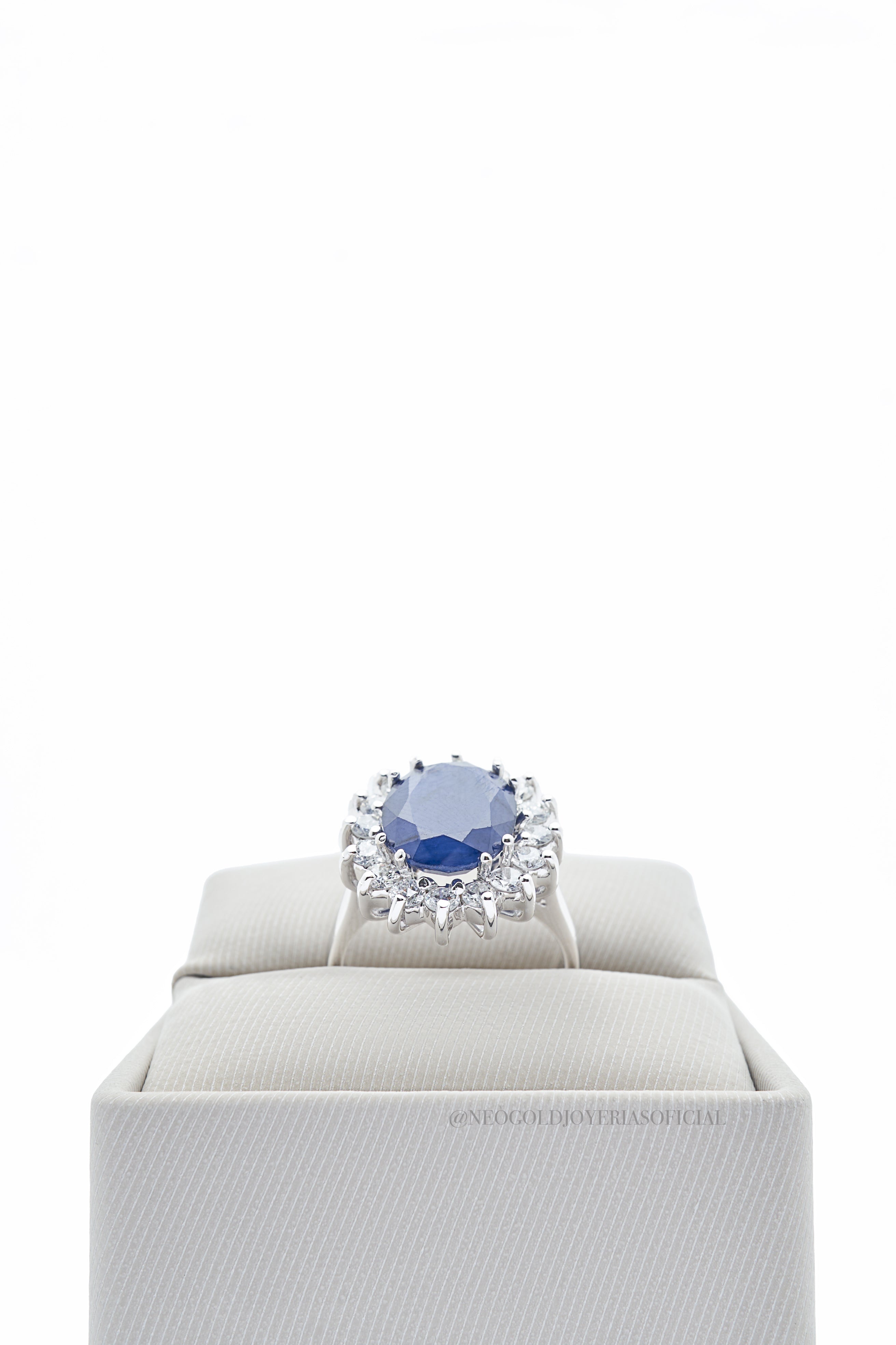 ANILLO OB/ ZAFIRO/ DIAMANTE - REF 008461