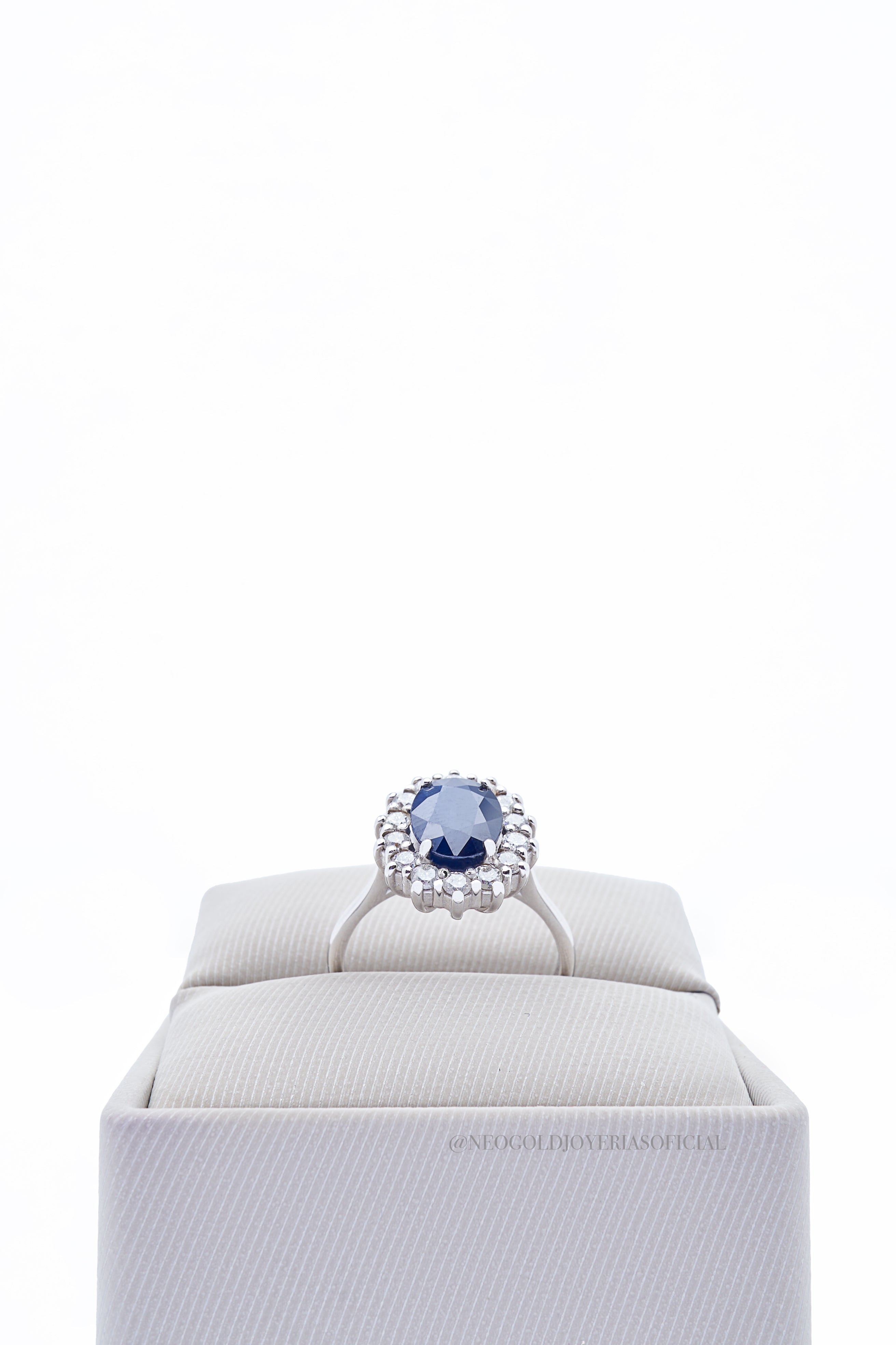 ANILLO OB/ ZAFIRO/ DIAMANTE - REF 009234