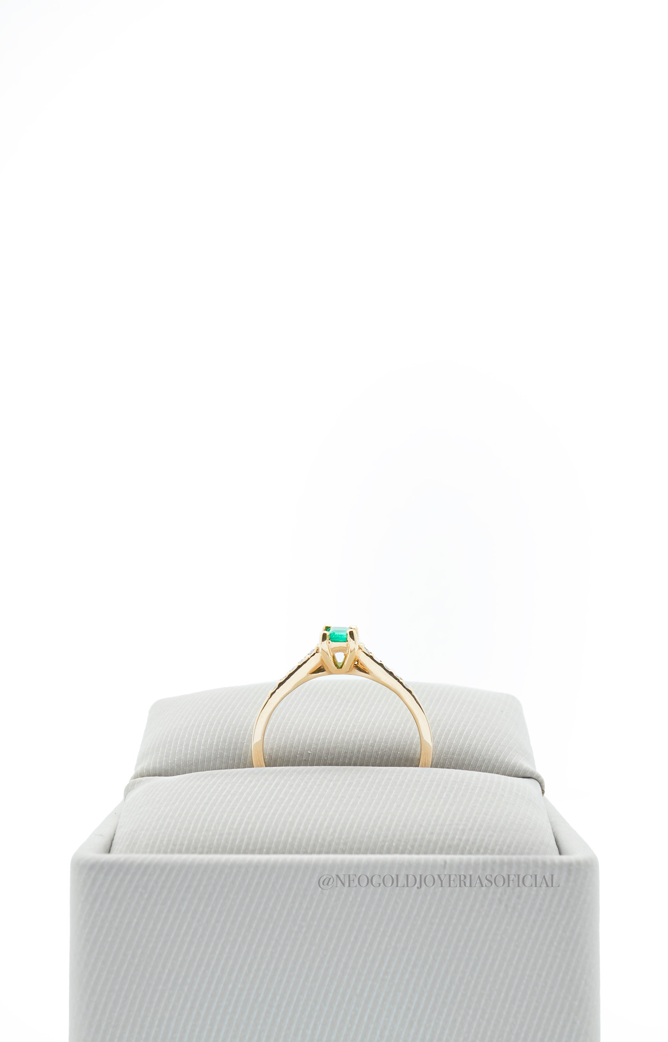 ANILLO OA ESMERALDA/ DIAMANTES - REF 009411