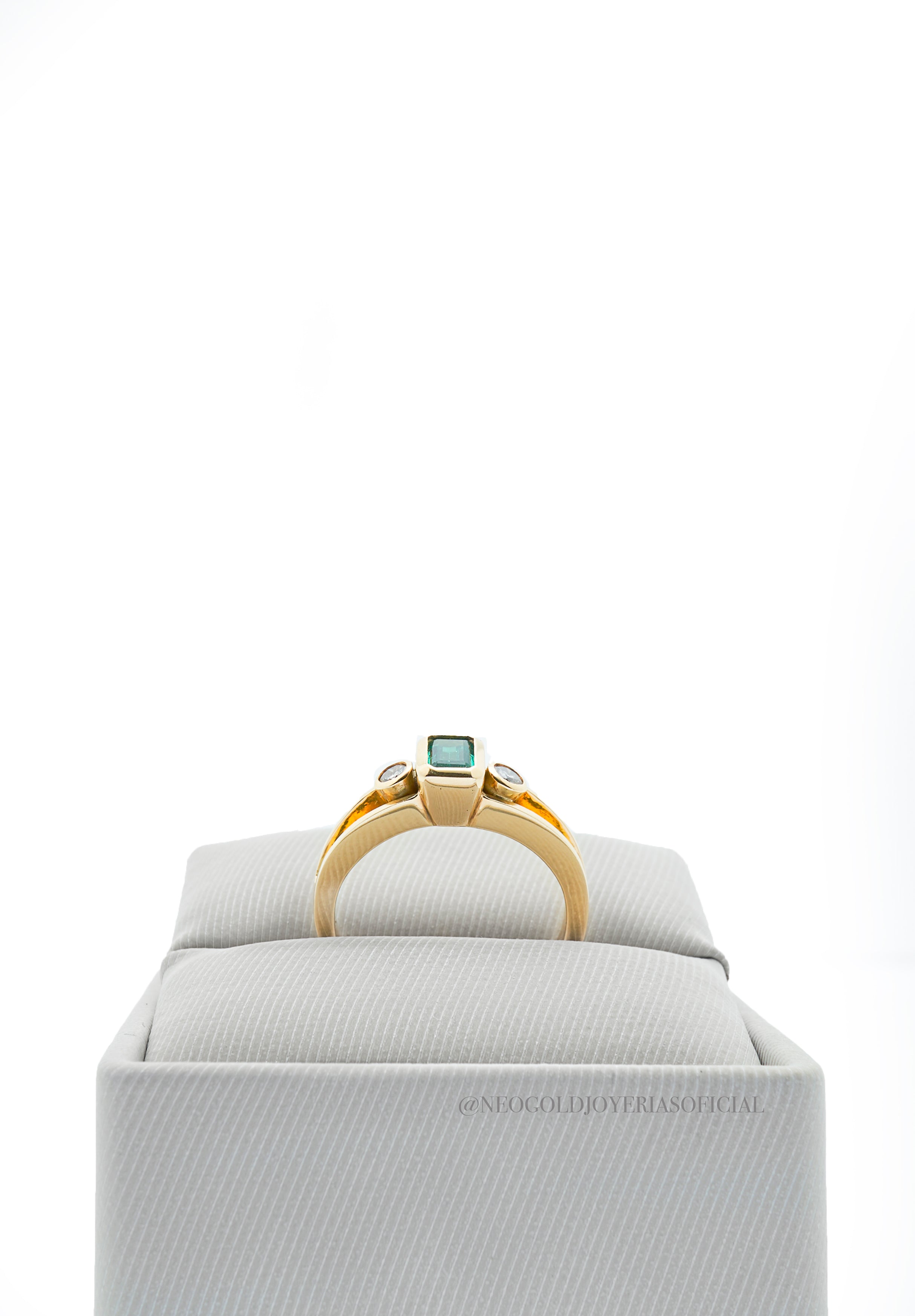 ANILLO OA / ESMERALDA/ DIAMANTES - REF 009494