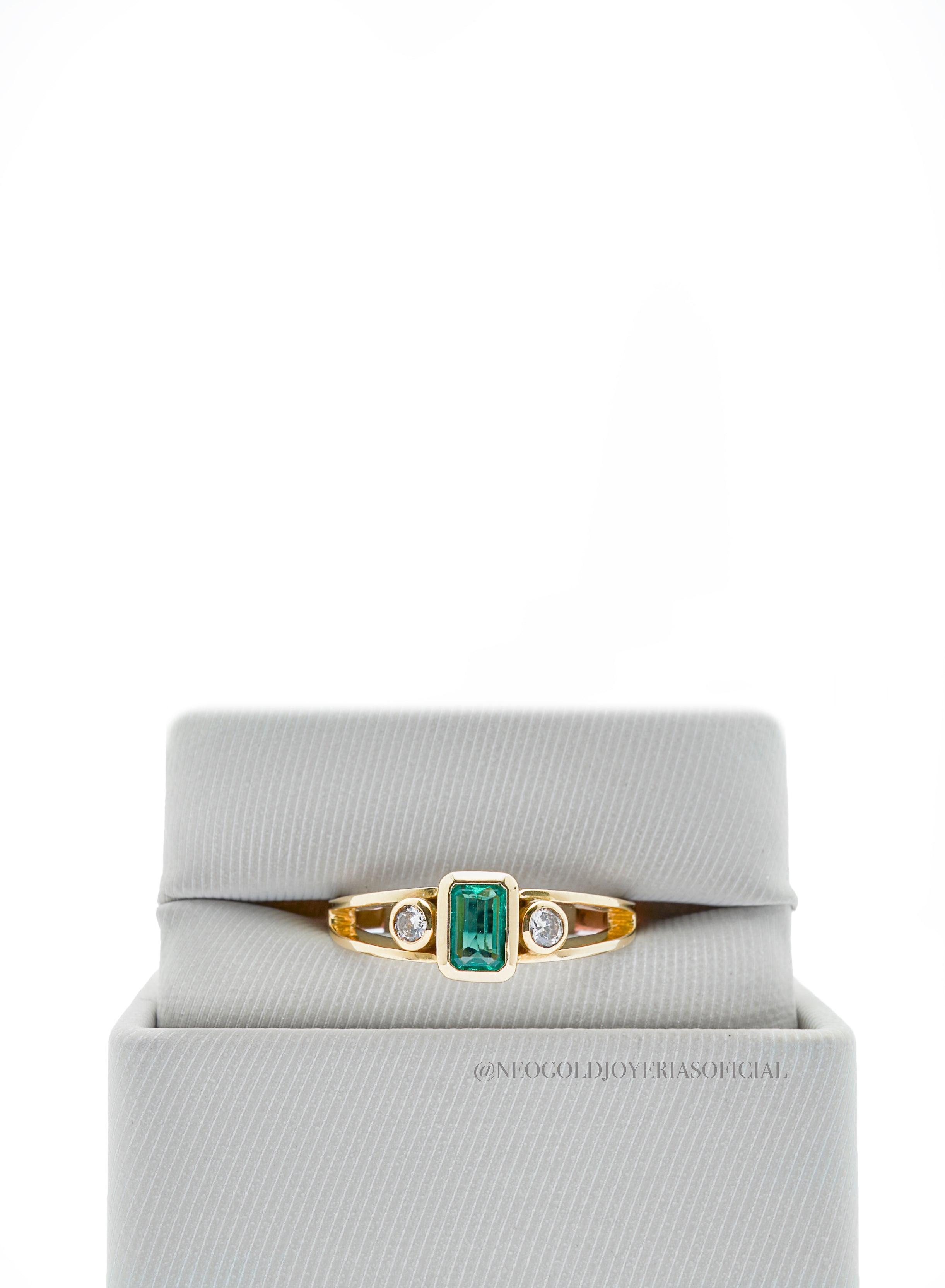 ANILLO OA / ESMERALDA/ DIAMANTES - REF 009494