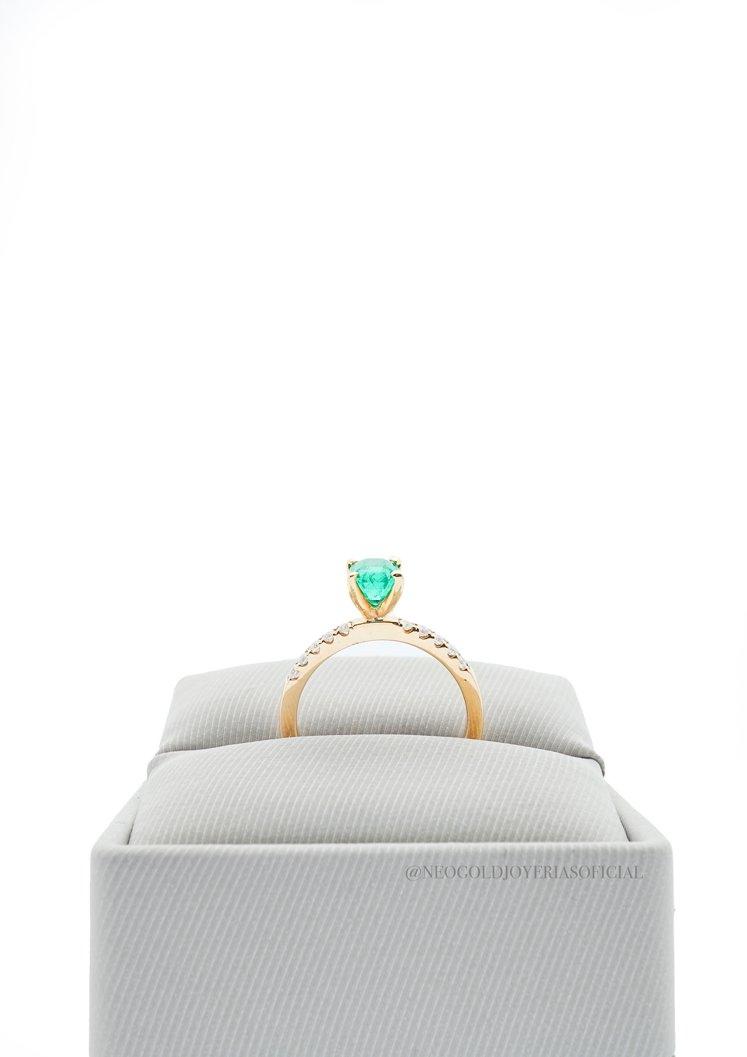 ANILLO OA/ ESMERALDA/DIAMANTES - REF 010594