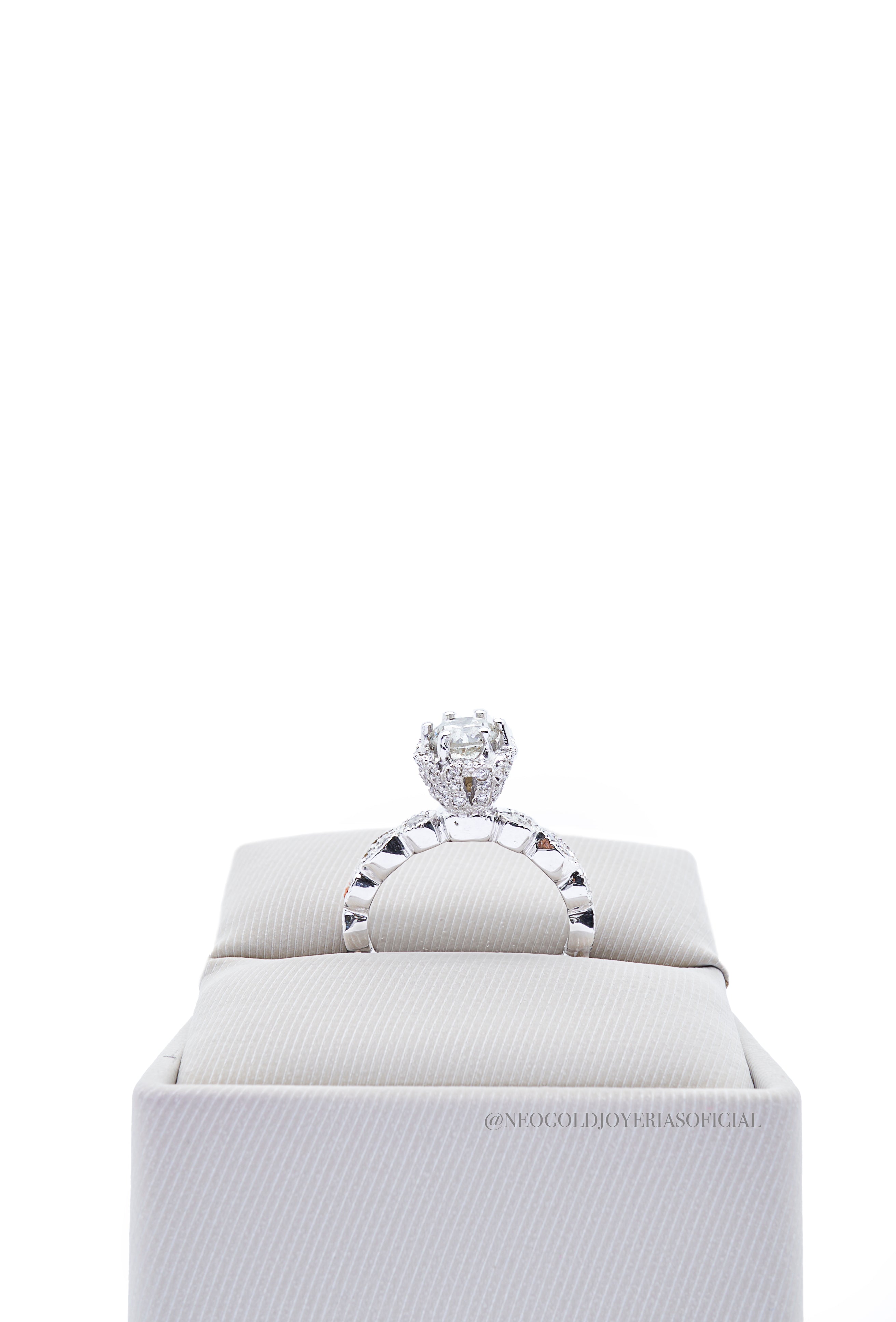 ANILLO OB / DIAMANTES - REF 010958