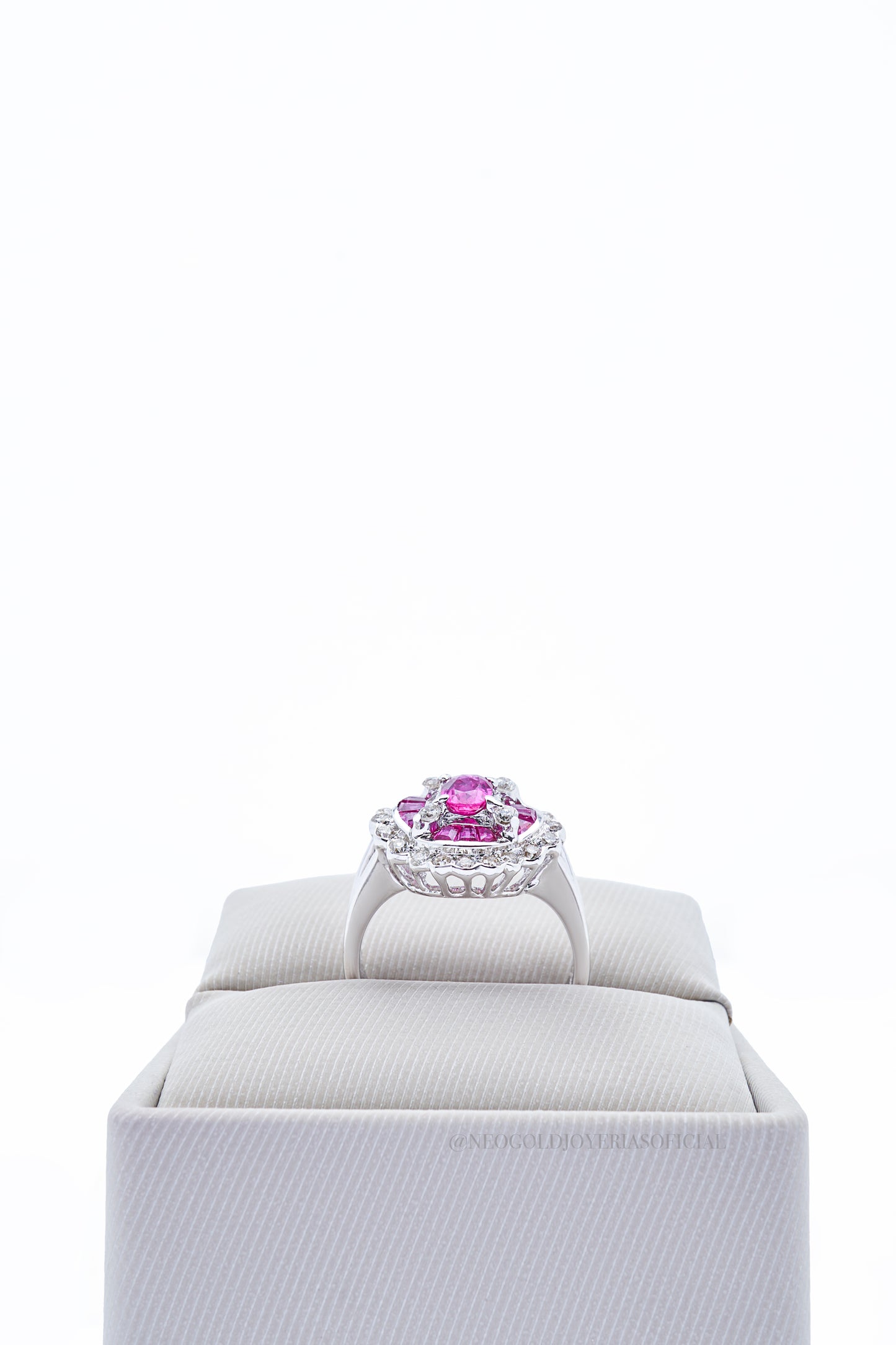 ANILLO OB/ RUBÍES/ DIAMANTES - REF 011665