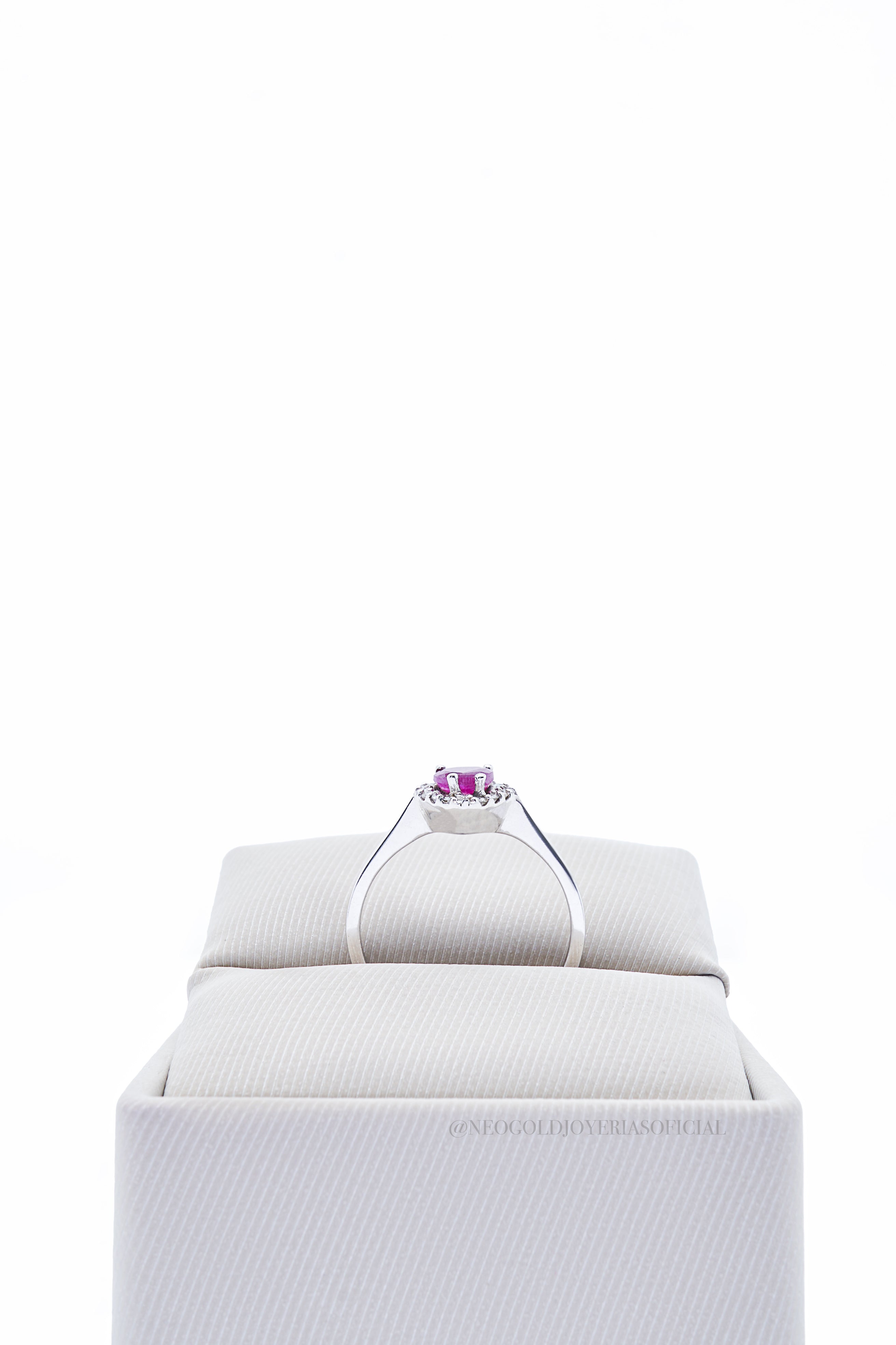 ANILLO OB/ RUBI CORAZON / DIAMANTES - REF 012445