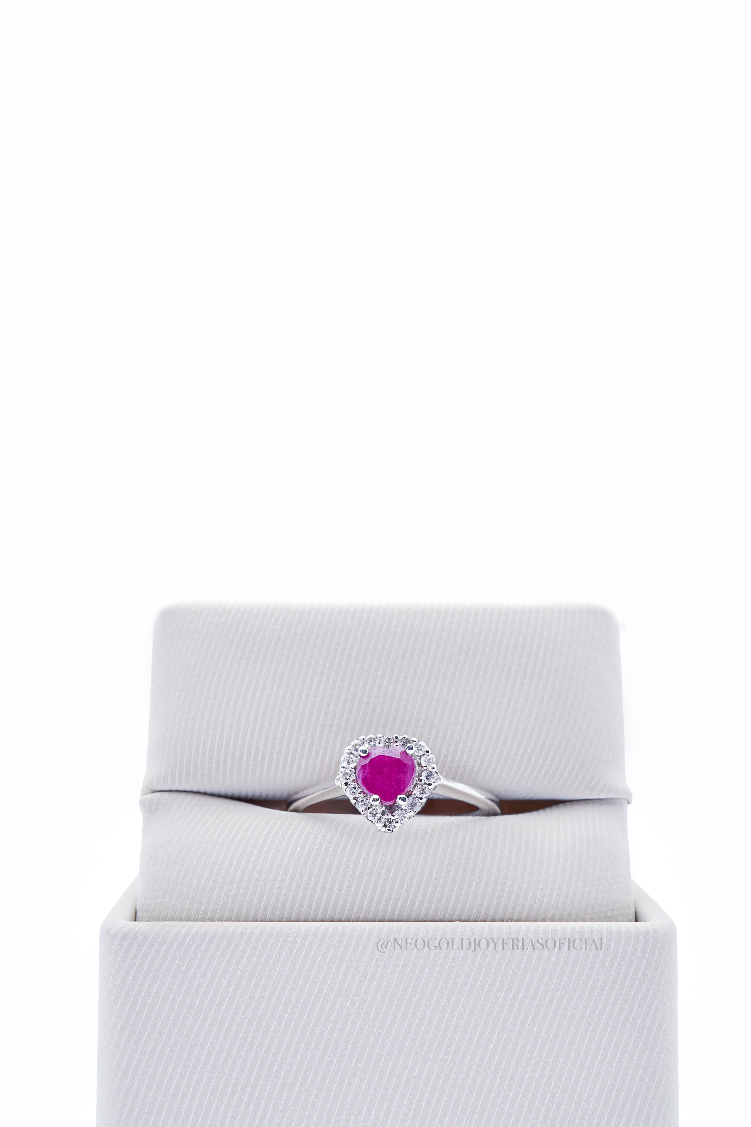 ANILLO OB/ RUBI CORAZON / DIAMANTES - REF 012445
