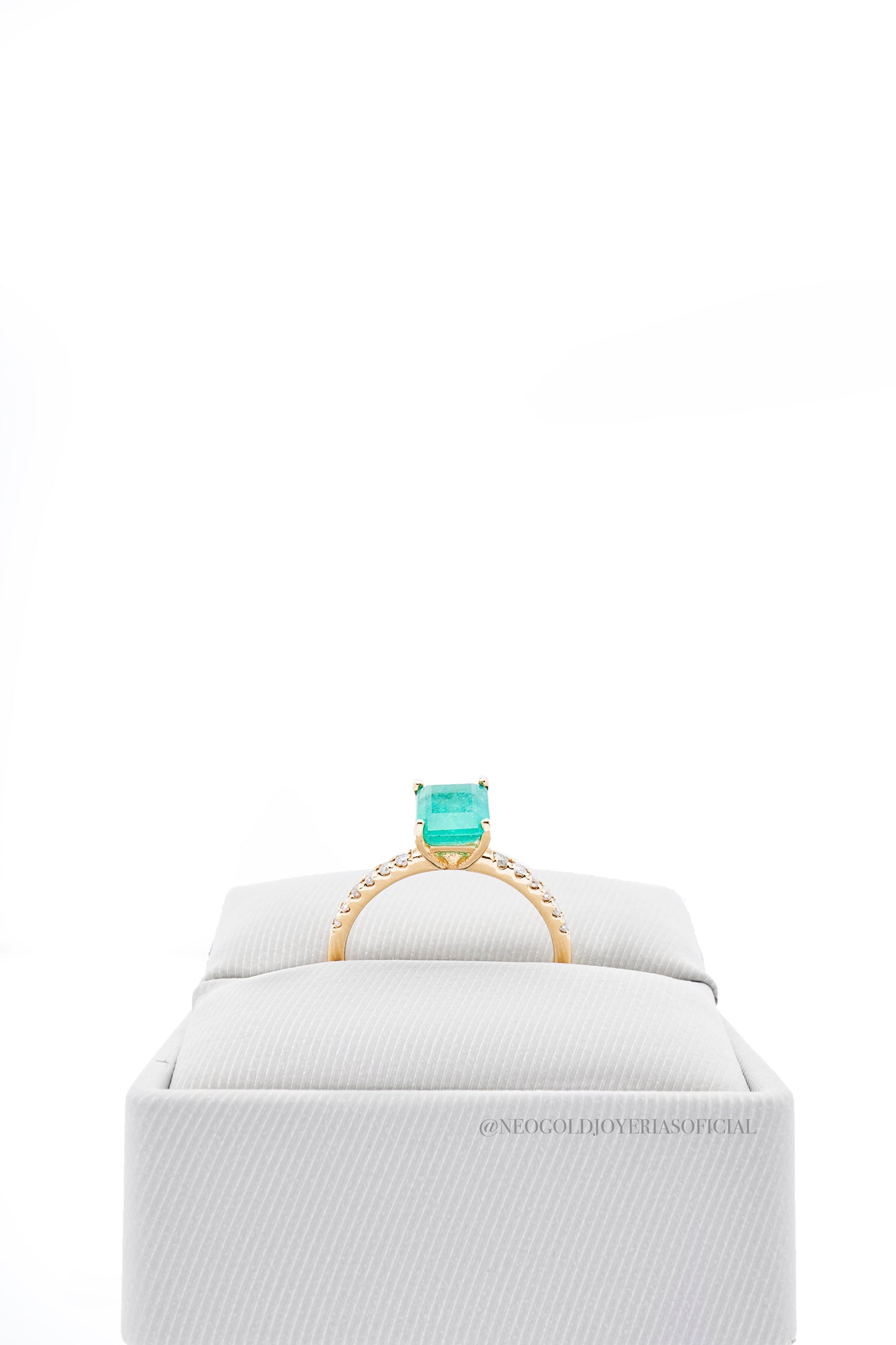ANILLO OA/ ESMERALDA/ DIAMANTES - REF 012486