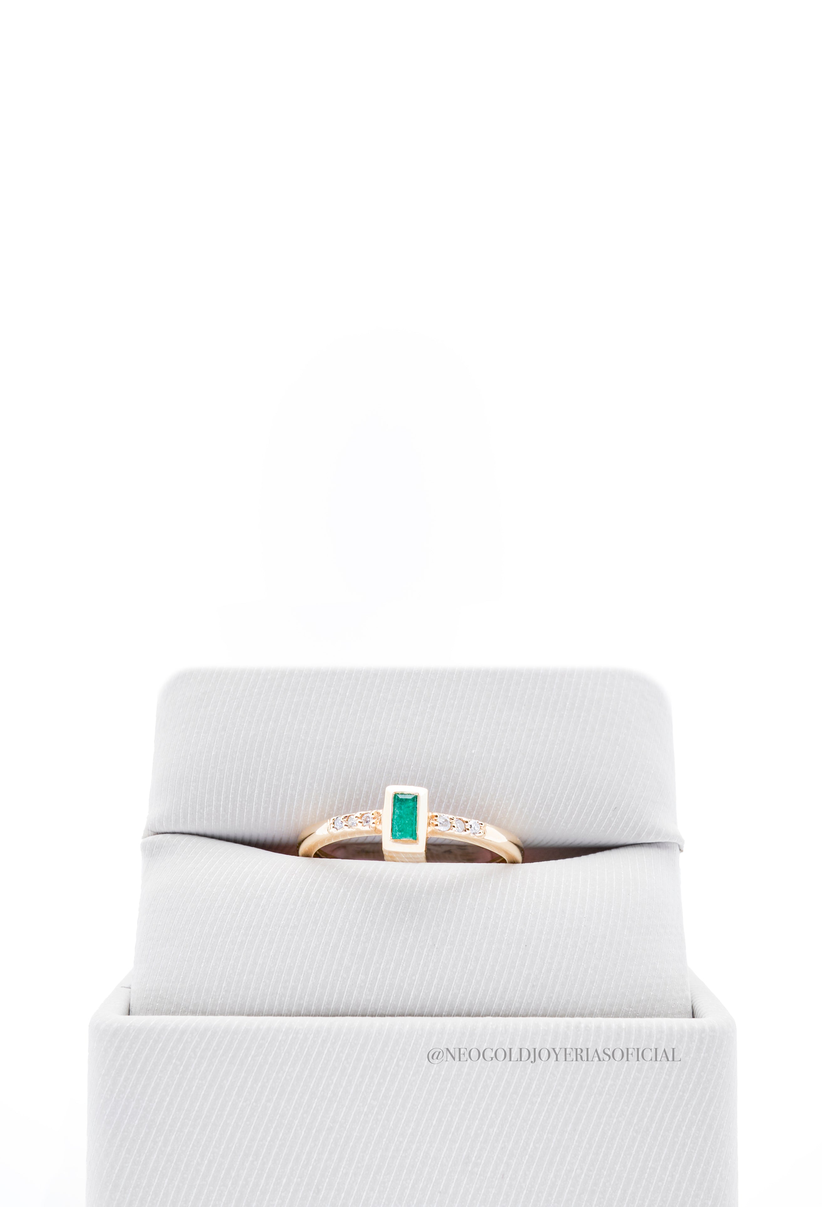 ANILLO OA/ ESMERALDA/ DIAMANTES REF 012901