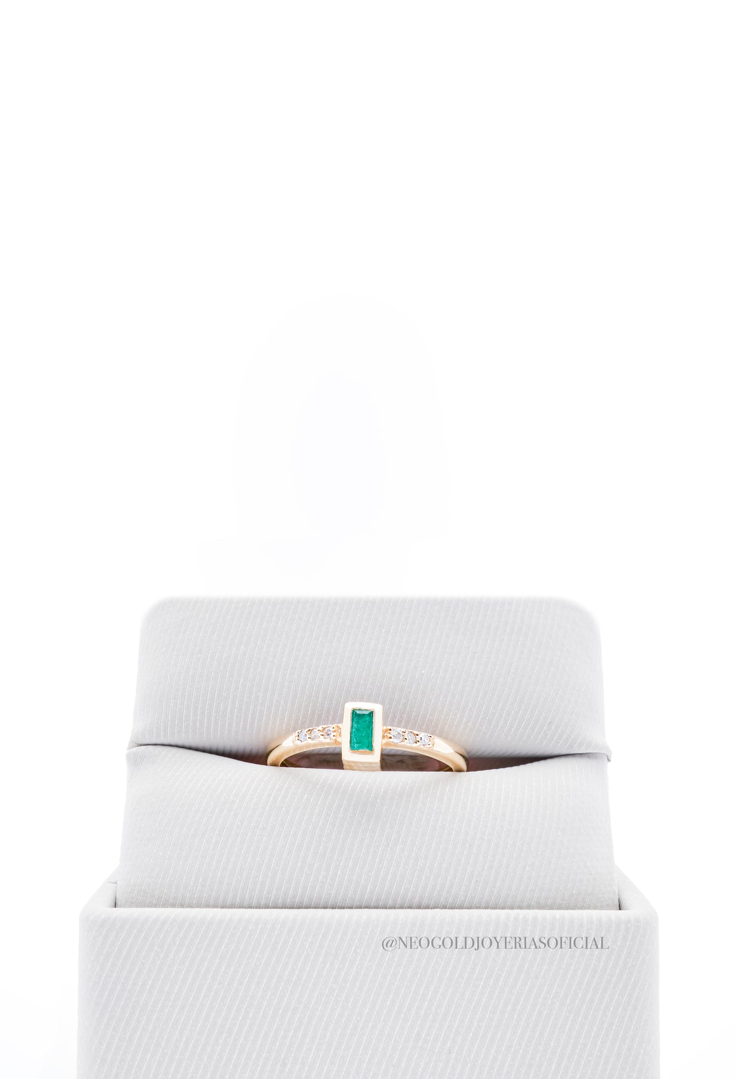 ANILLO OA/ ESMERALDA/ DIAMANTES REF 012901