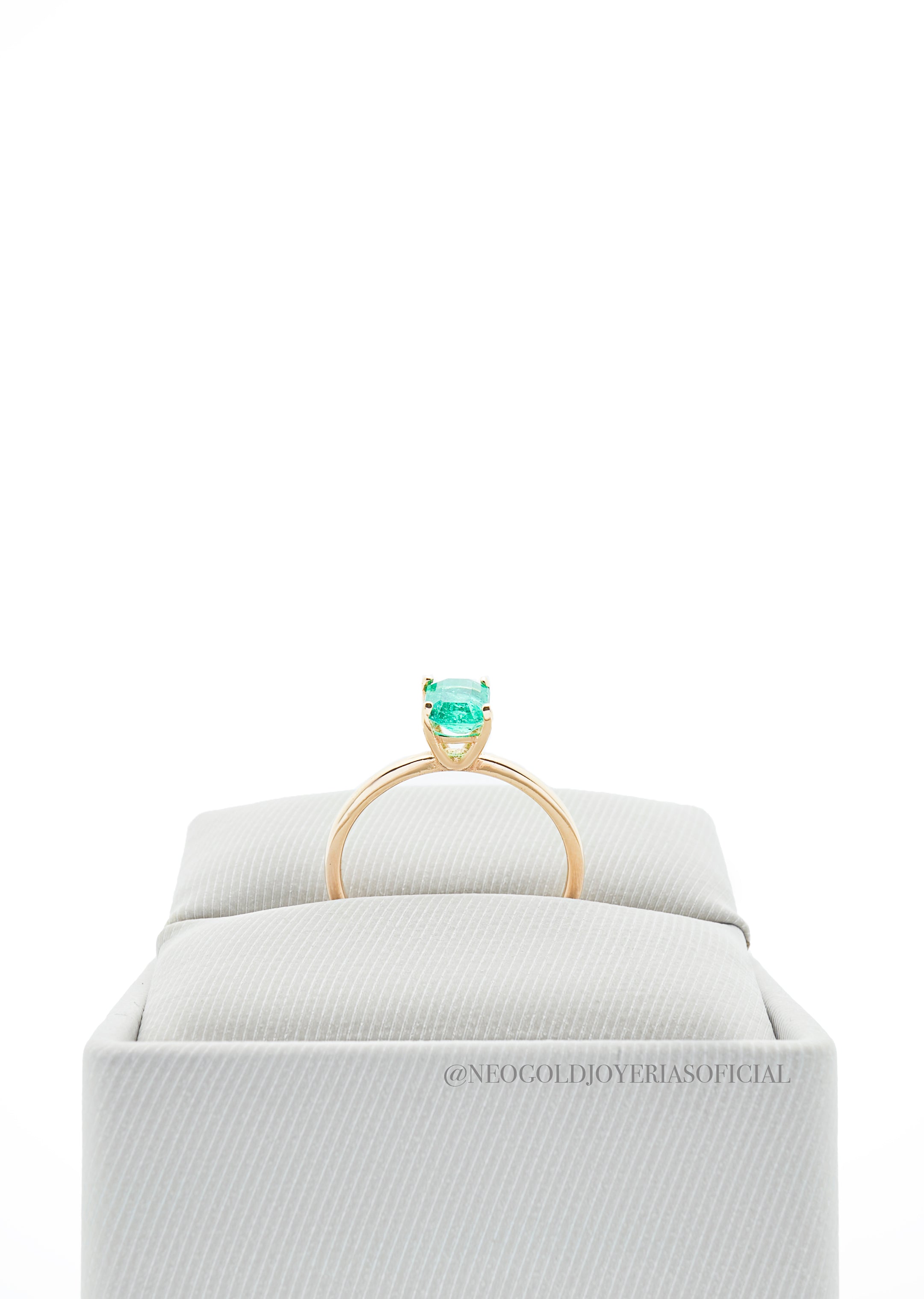 ANILLO OA / ESMERALDA - REF 013702