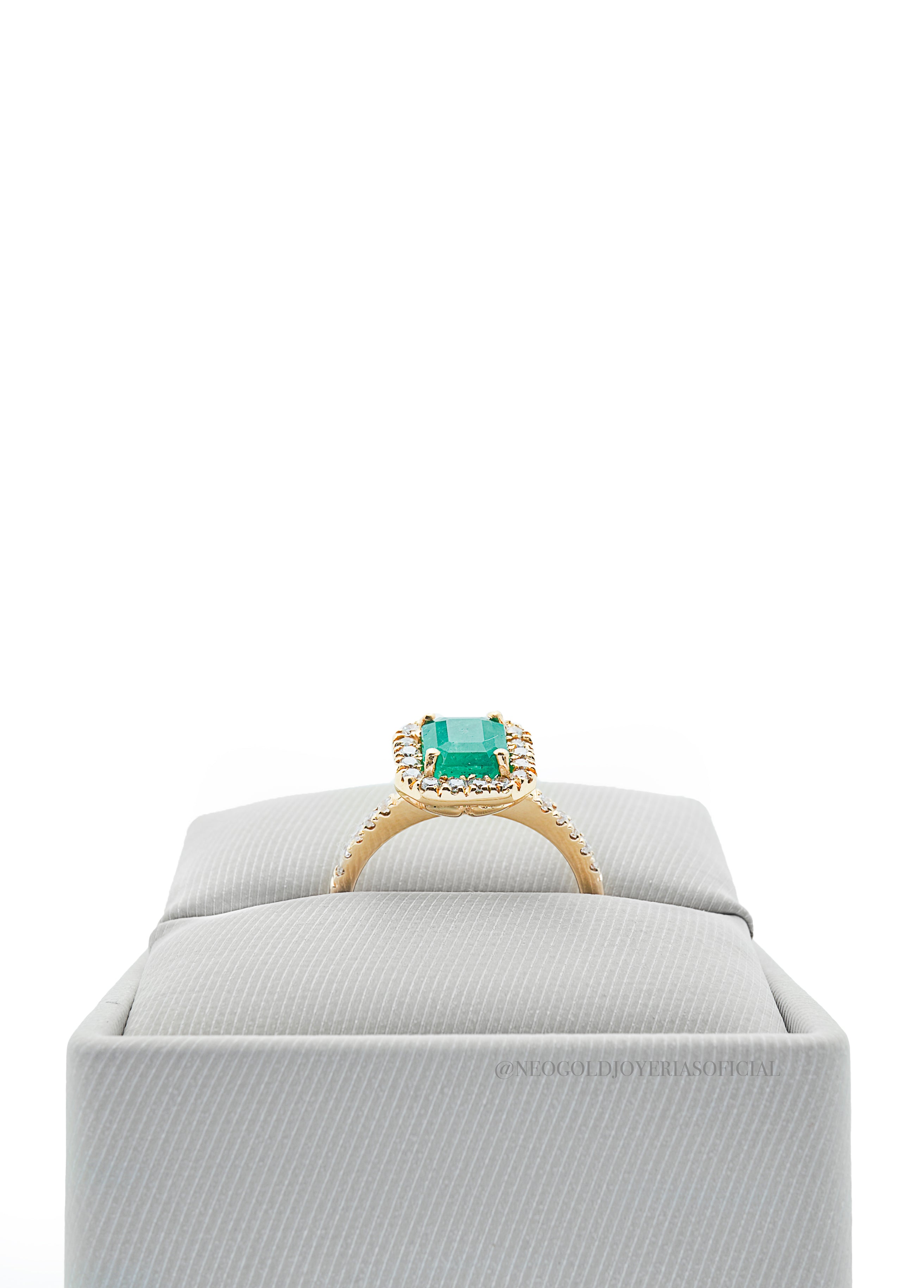 ANILLO OA / ESMERALDA / DIAMANTES - REF 013822