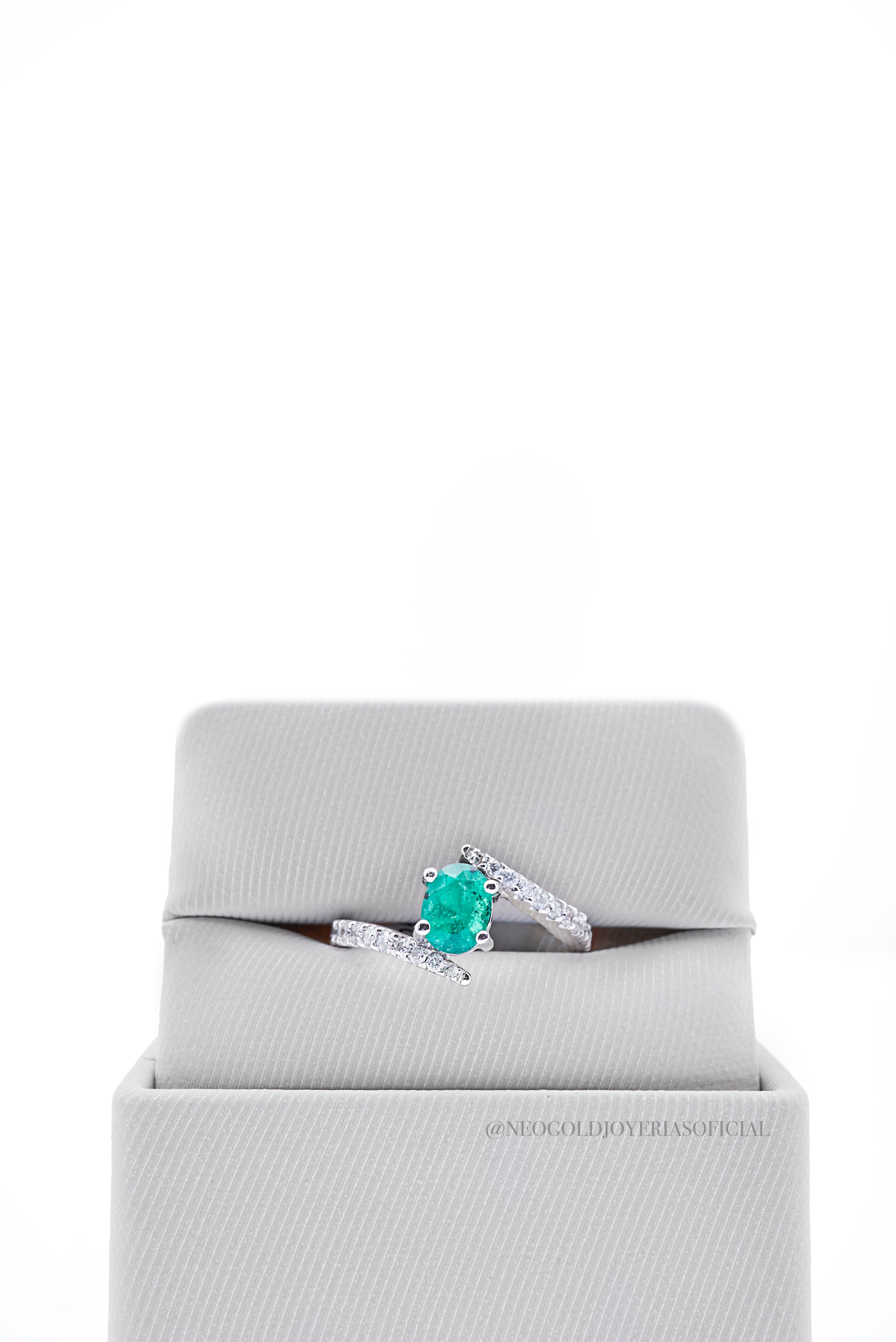 ANILLO OB / ESMERALDA / DIAMANTES - REF 013831
