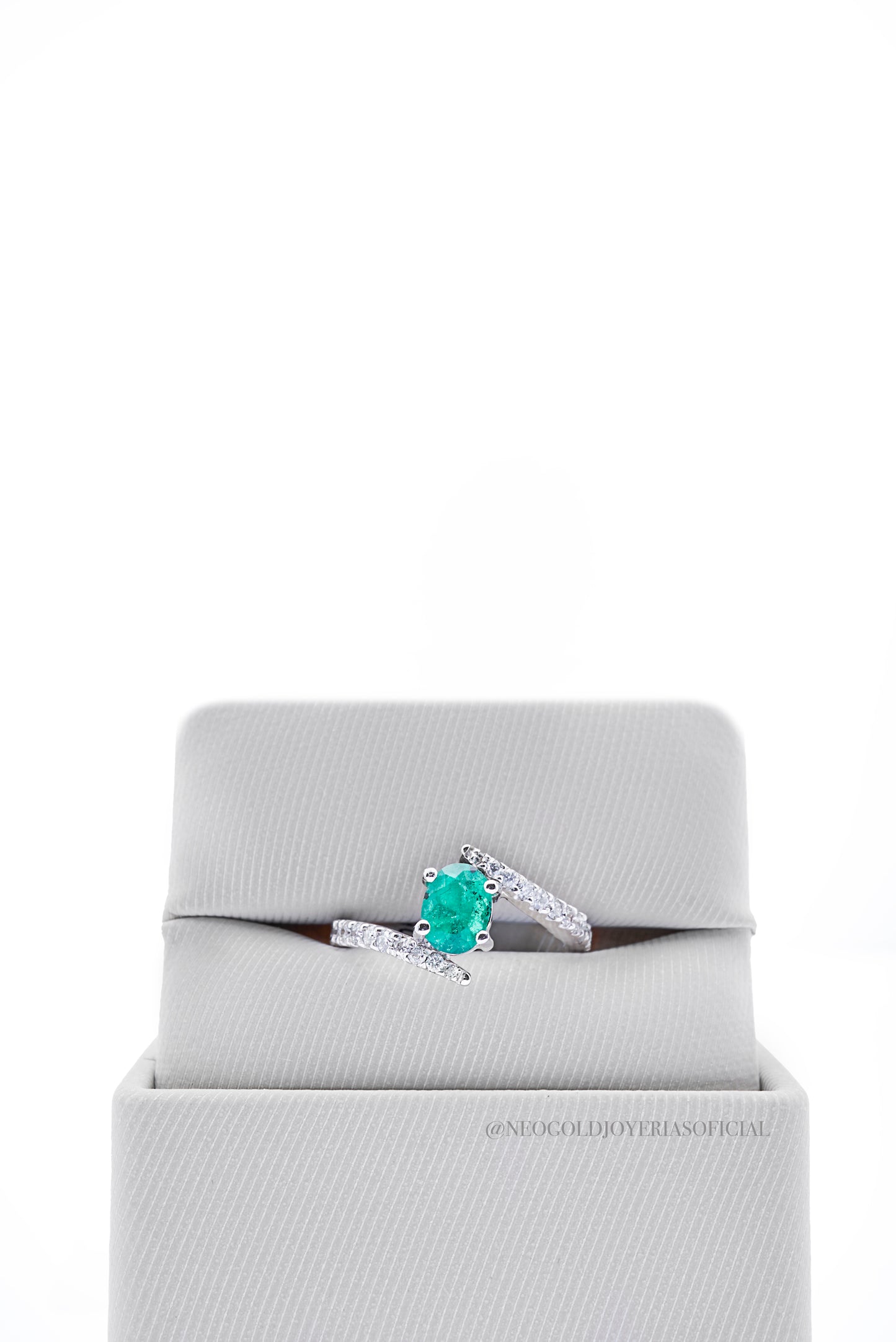 ANILLO OB / ESMERALDA / DIAMANTES - REF 013831