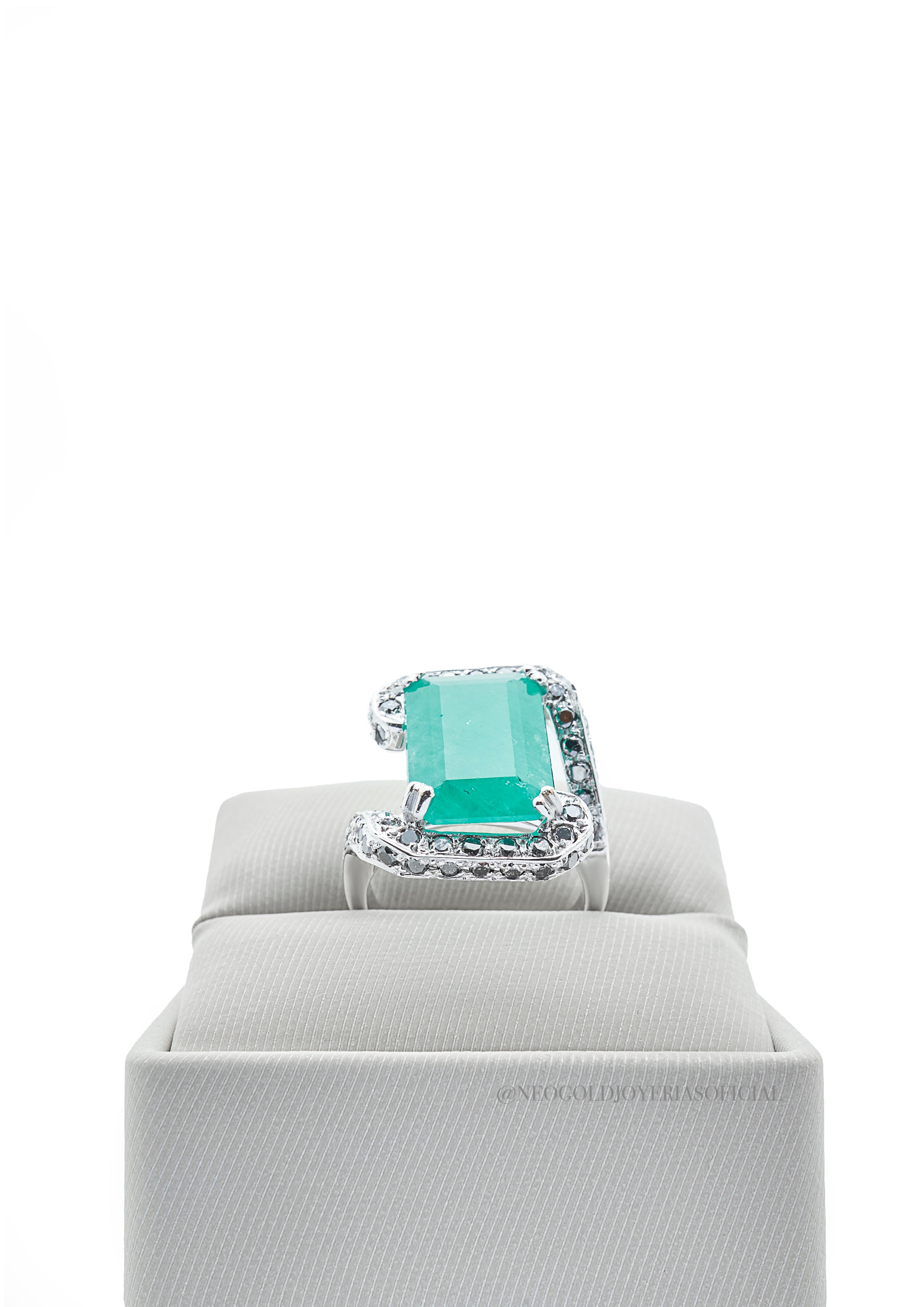 ANILLO OB / ESMERALDA / DIAMANTE NEGRO - REF 014125