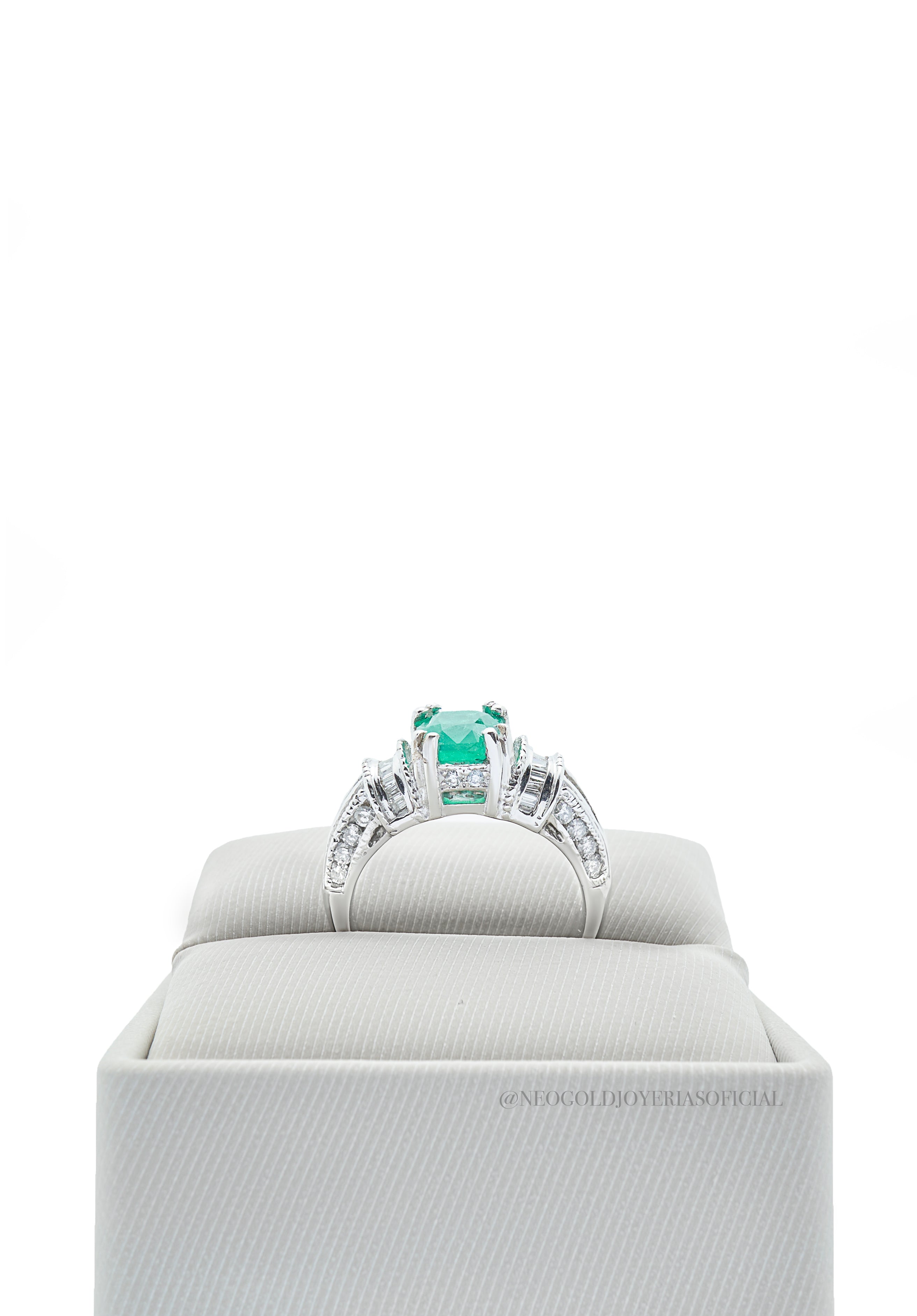 ANILLO OB / ESMERALDA / DIAMANTES - REF 014585