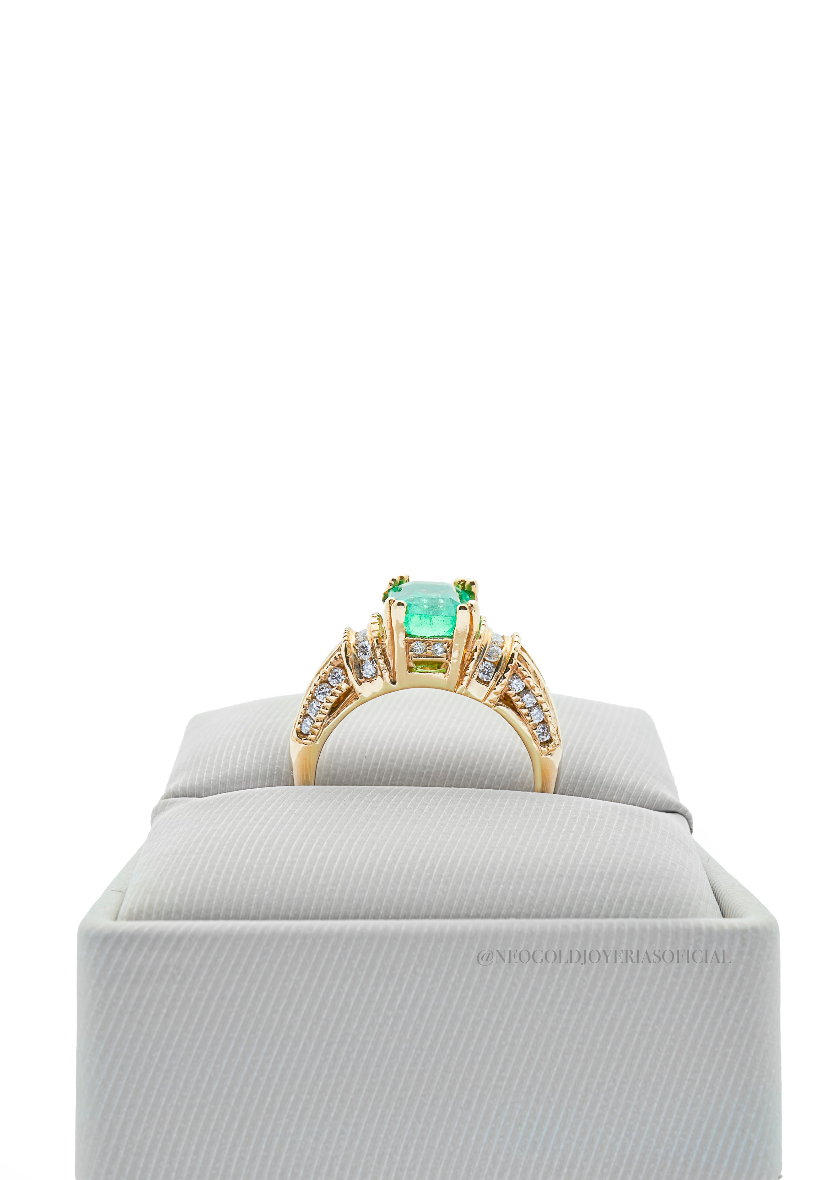ANILLO OA / ESMERALDA / DIAMANTES - REF 014621