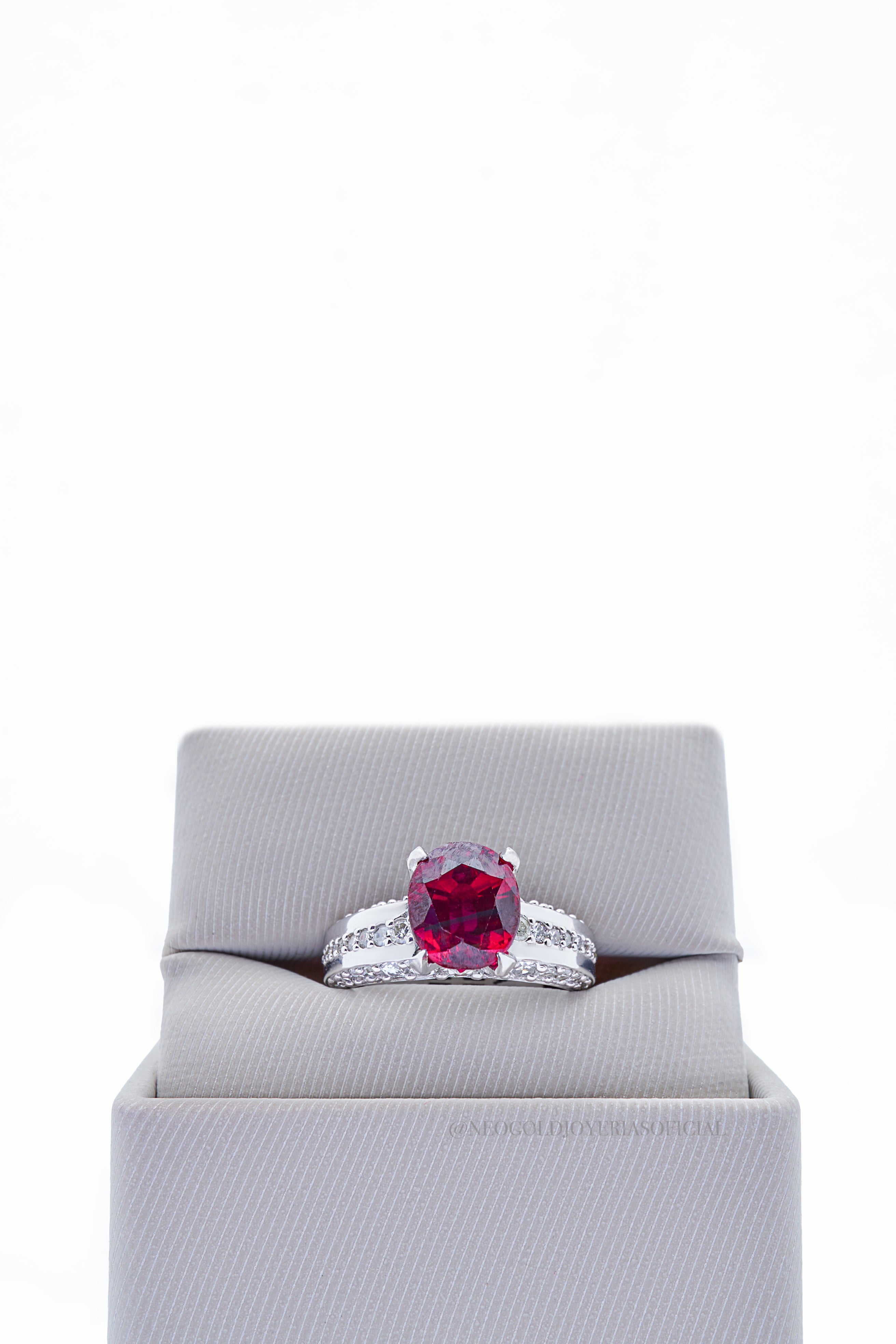 ANILLO OB/ RUBI/ DIAMANTES - REF 015305
