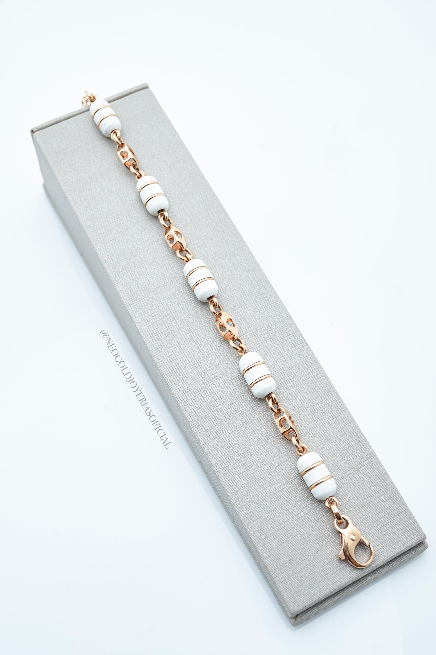 PULSERA OR 18K ROSADO CON NEOPRENO BLANCO REF 005159