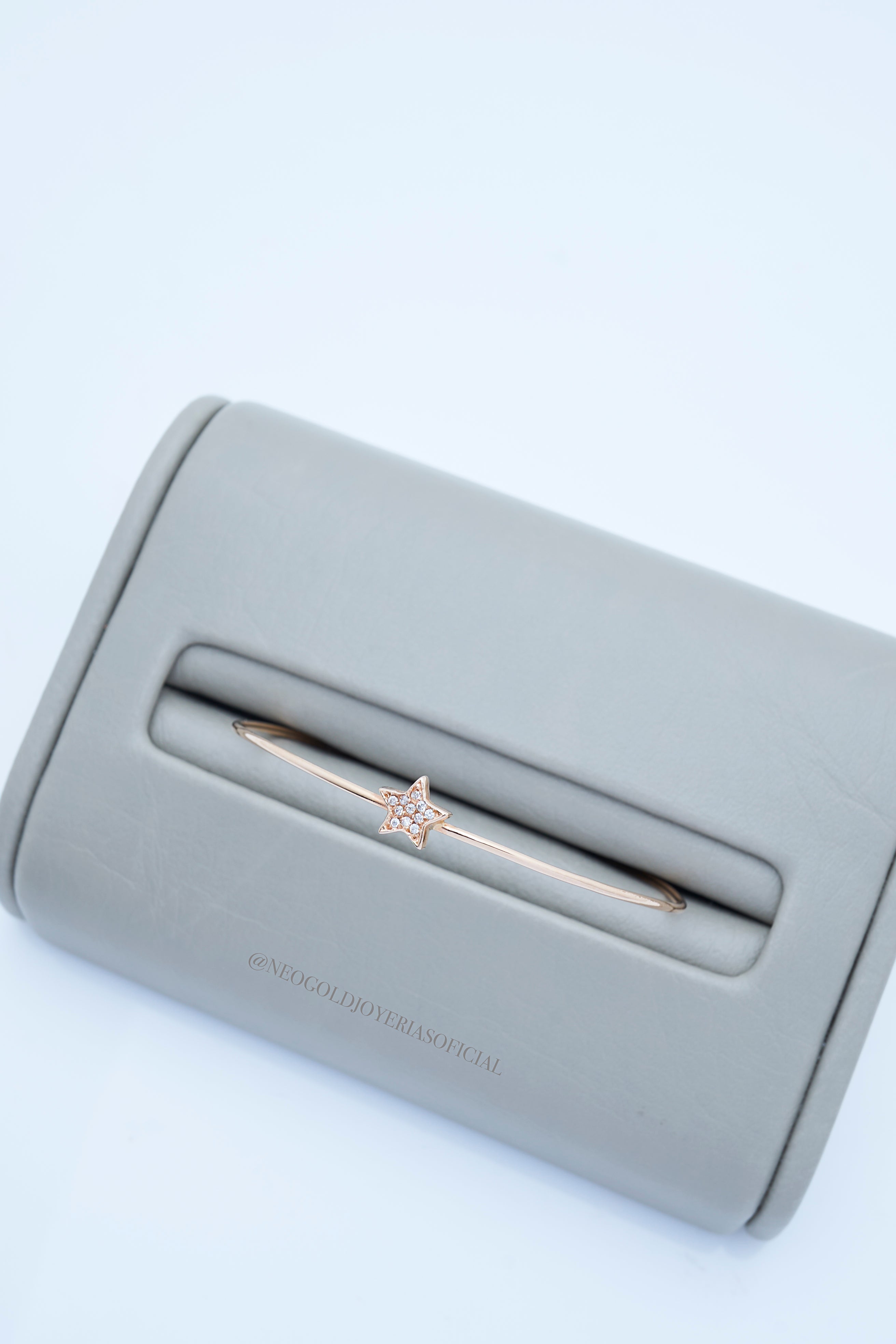 ARO LISO OR 18K, ESTRELLA DIAMANTES NATURALES REF 012279