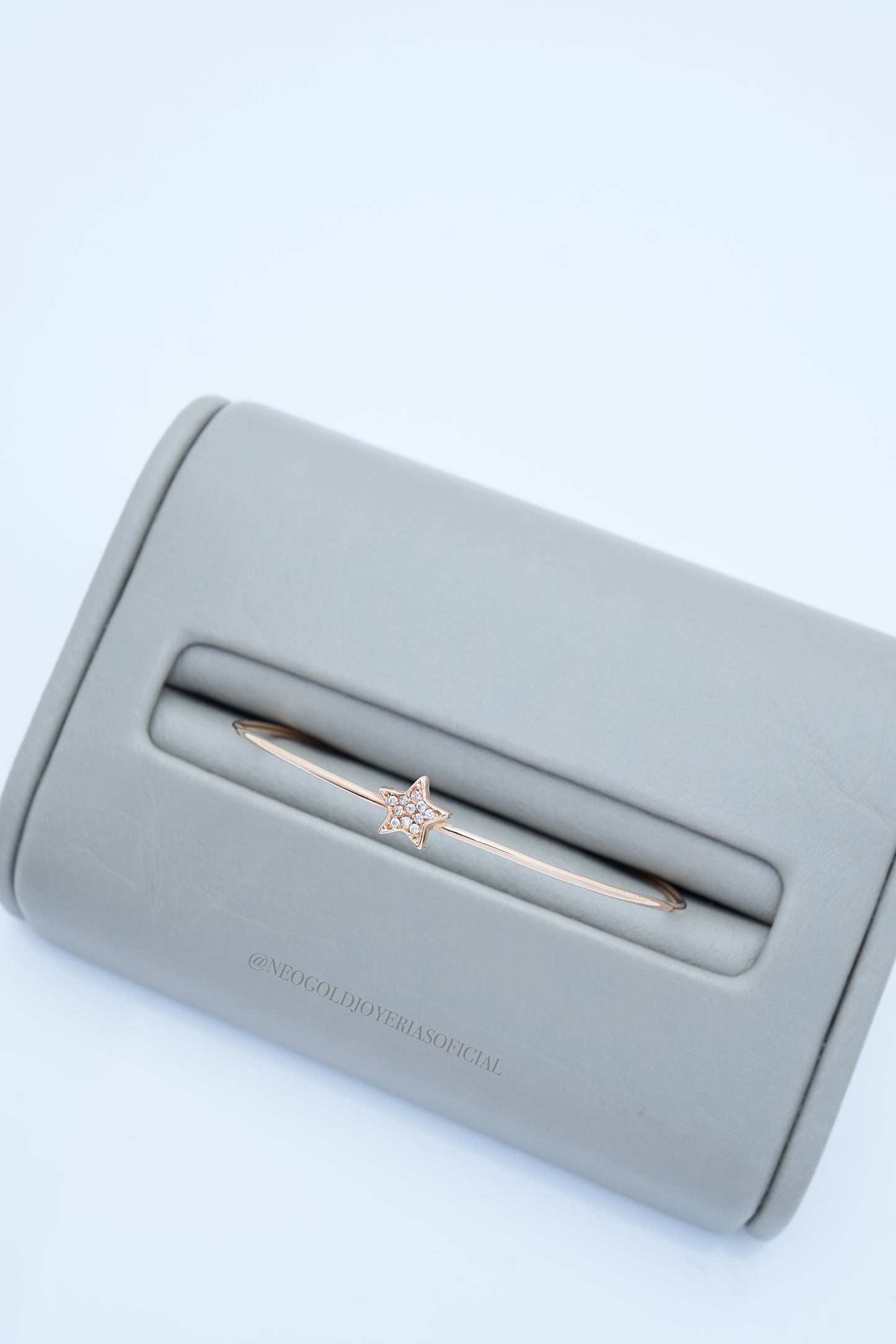 ARO LISO OR 18K, ESTRELLA DIAMANTES NATURALES REF 012279