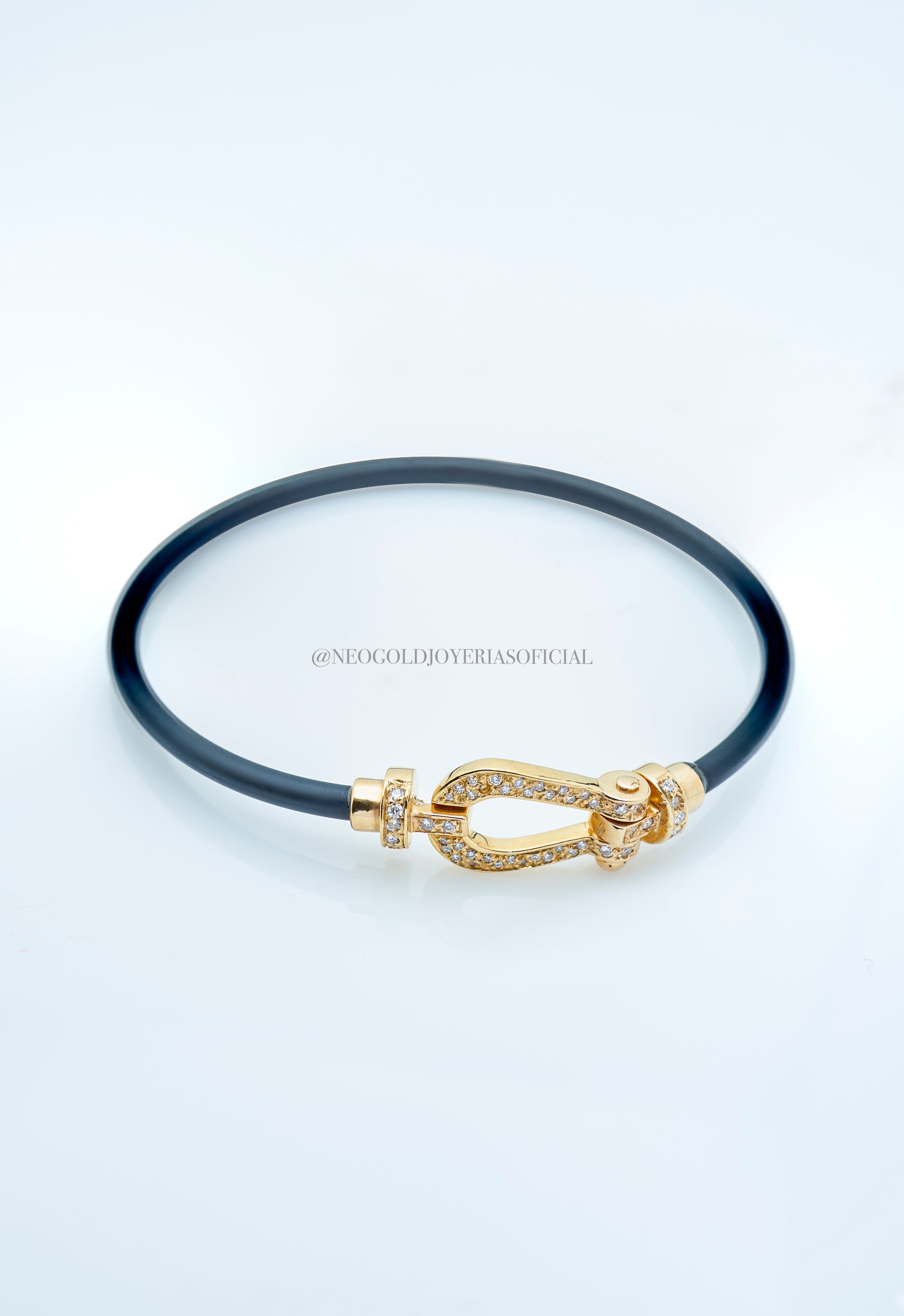 PULSERA HEBILLA  CON NEOPRENO NEGRO / OA 18K / DIAMANTES NATURALES REF 015404