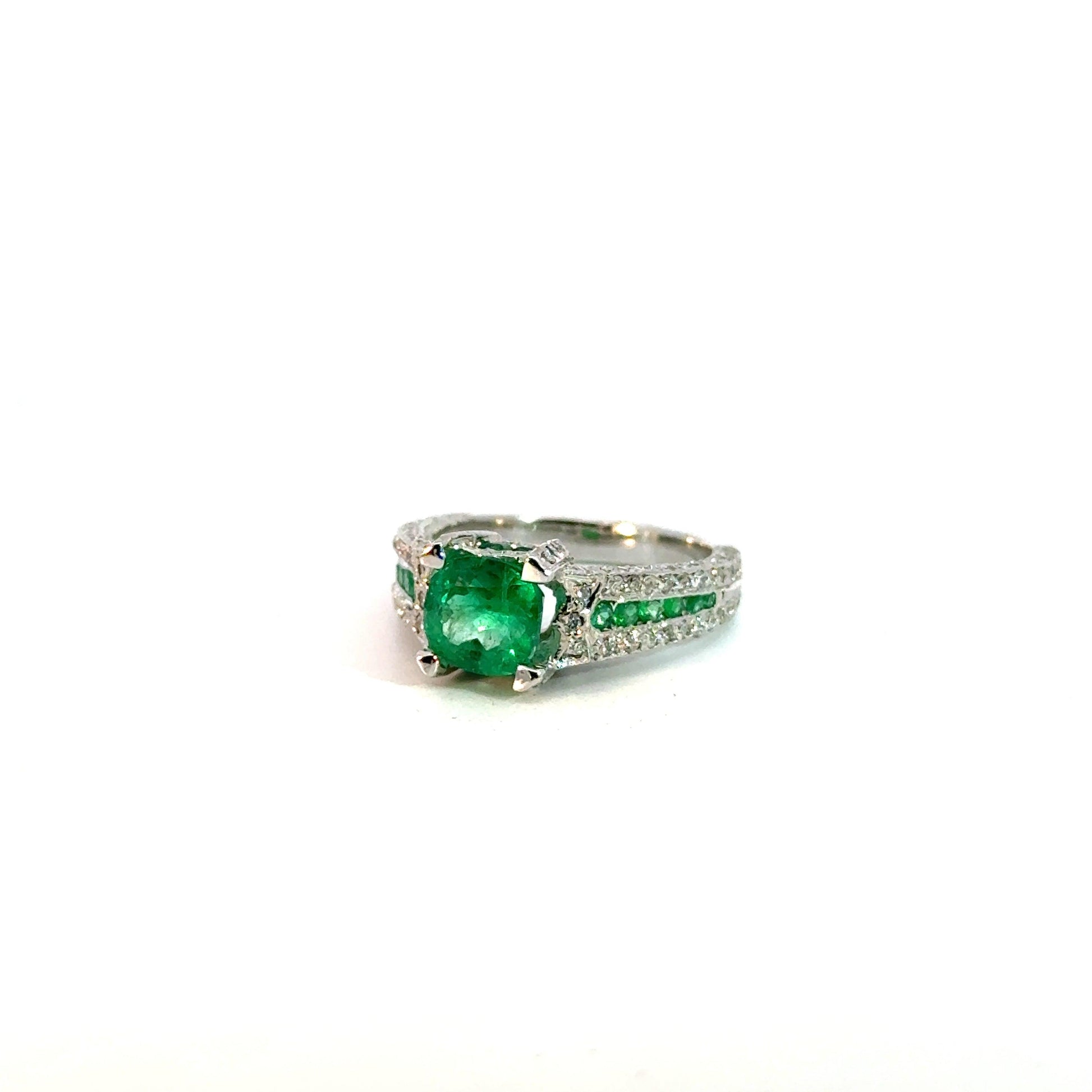 ANILLO ESMERALDA CUSHION