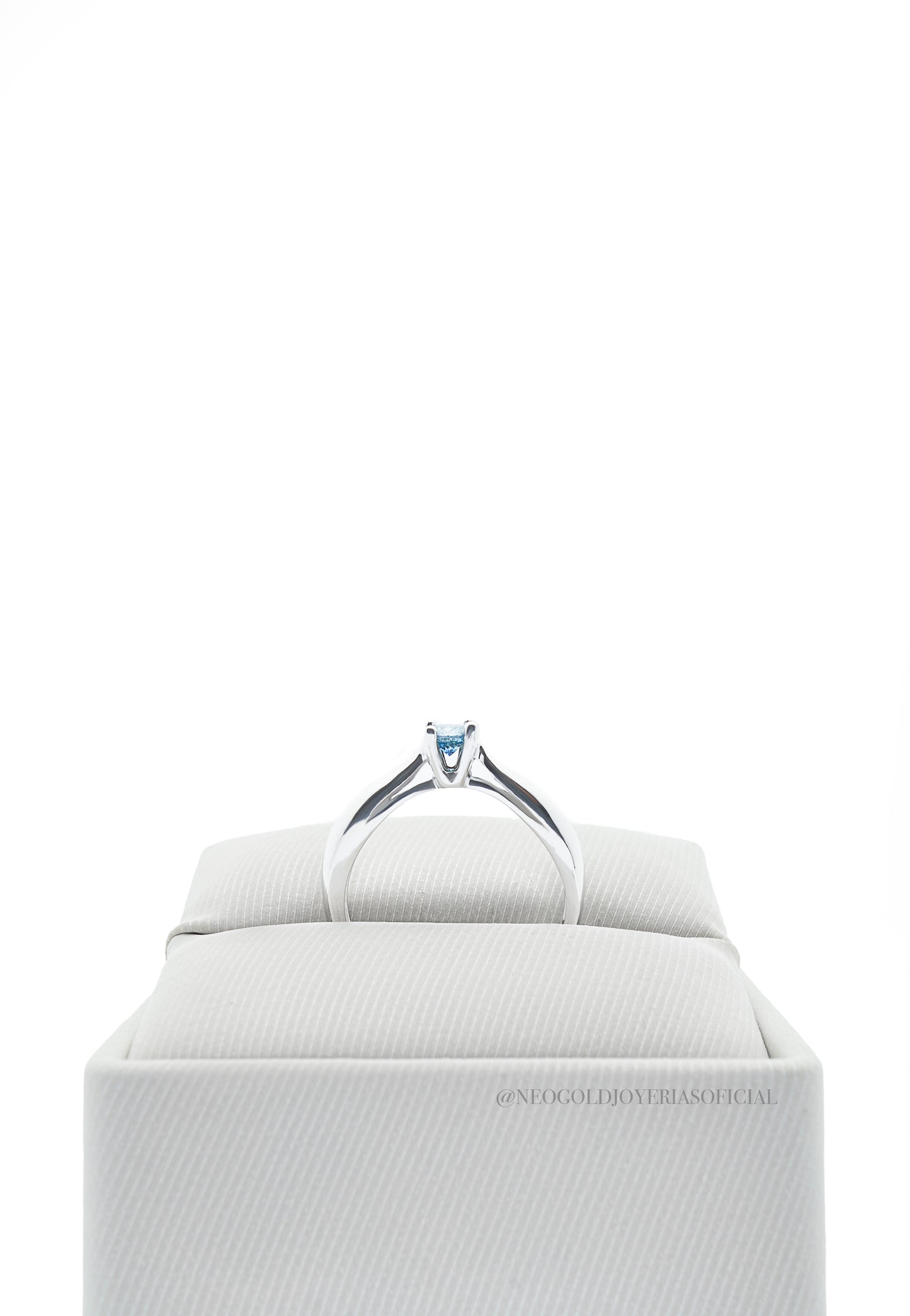 ANILLO OB / DIAMANTE AZUL - REF 007555