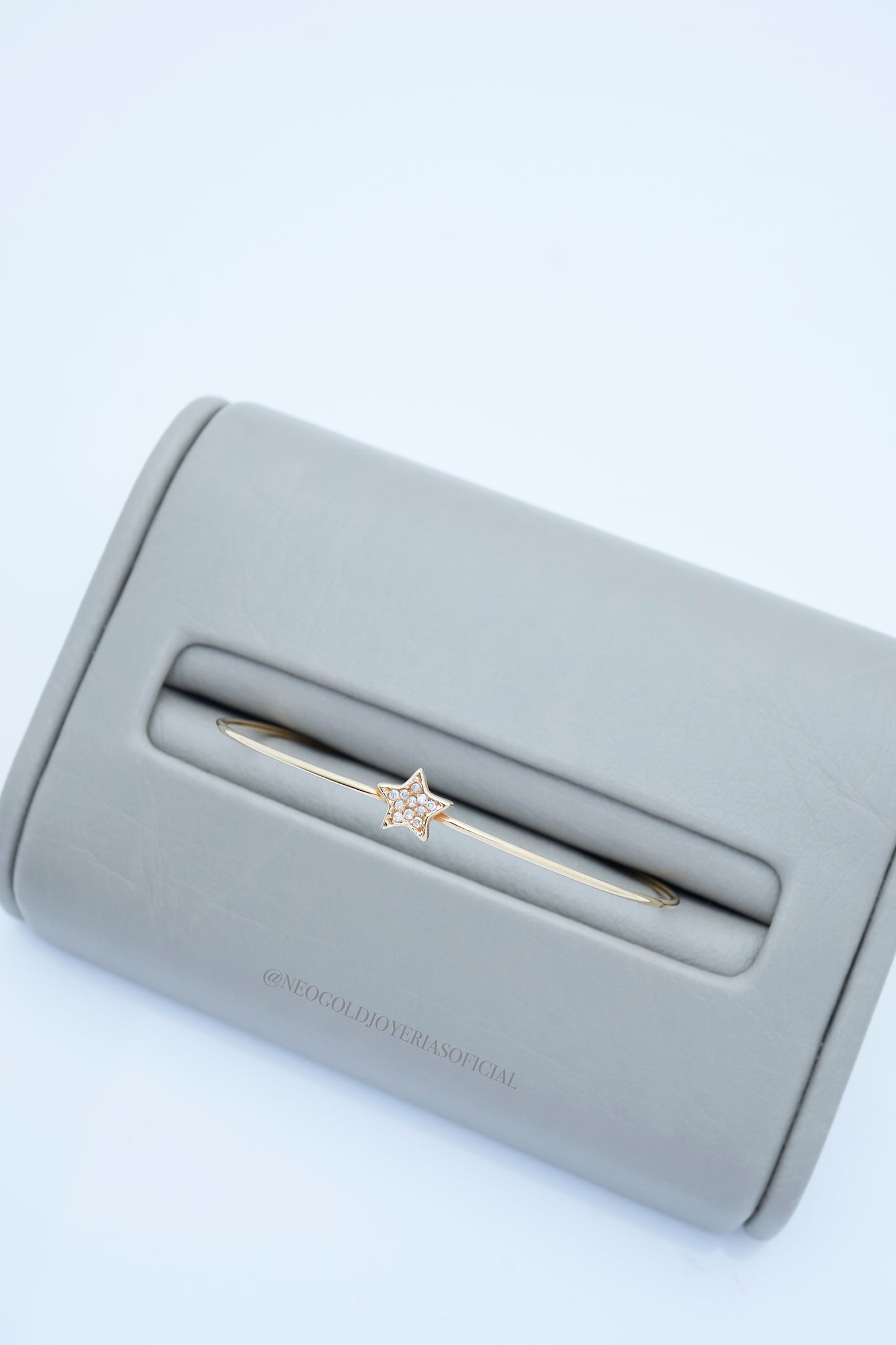ARO OA 18K LISO / ESTRELLA CON DIAMANTES NATURALES