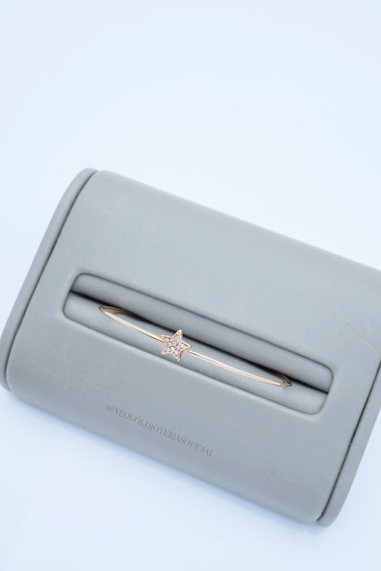 ARO LISO OR 18K, ESTRELLA DIAMANTES NATURALES REF 012279