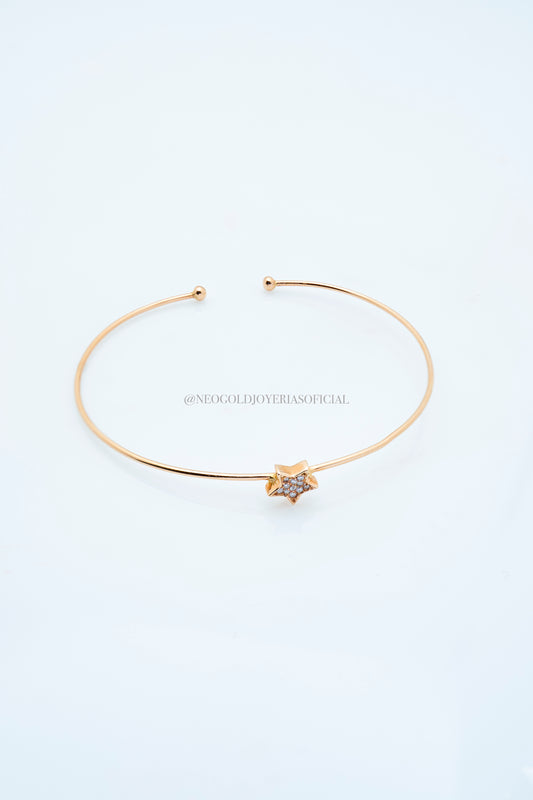 ARO LISO OR 18K, ESTRELLA DIAMANTES NATURALES REF 012279